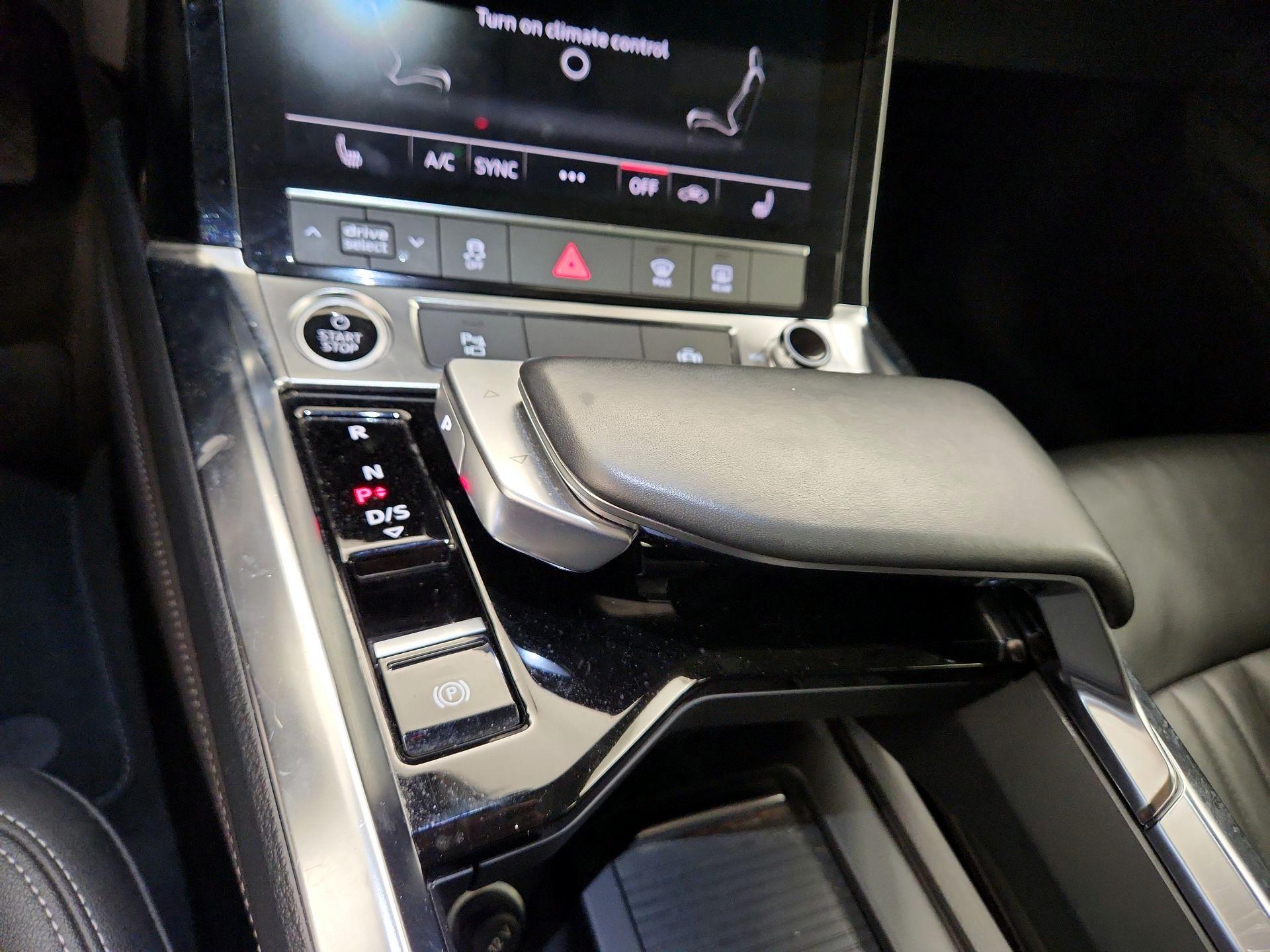Thumbnail: 2021 Audi e-tron - 18
