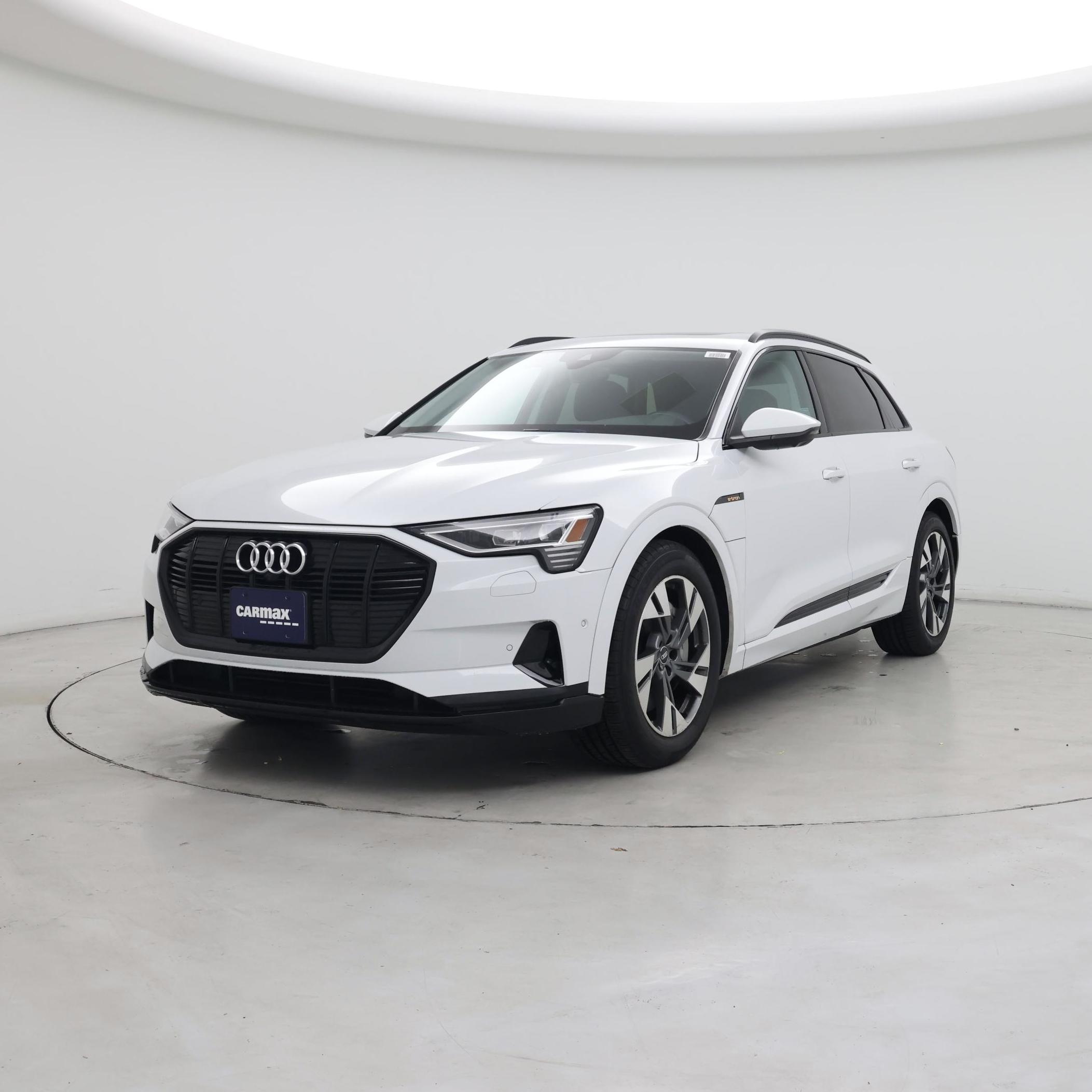Thumbnail: 2021 Audi e-tron - 4