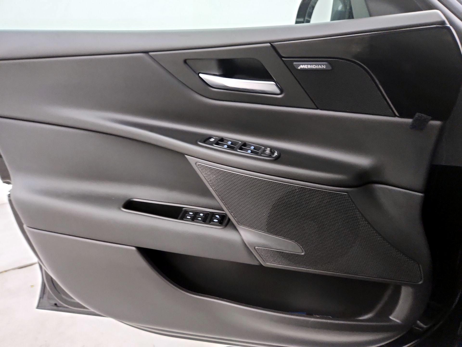 Thumbnail: 2019 Jaguar XE - 12
