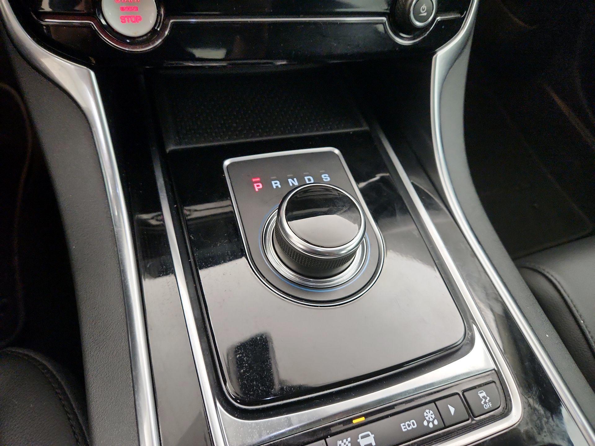 Thumbnail: 2019 Jaguar XE - 17