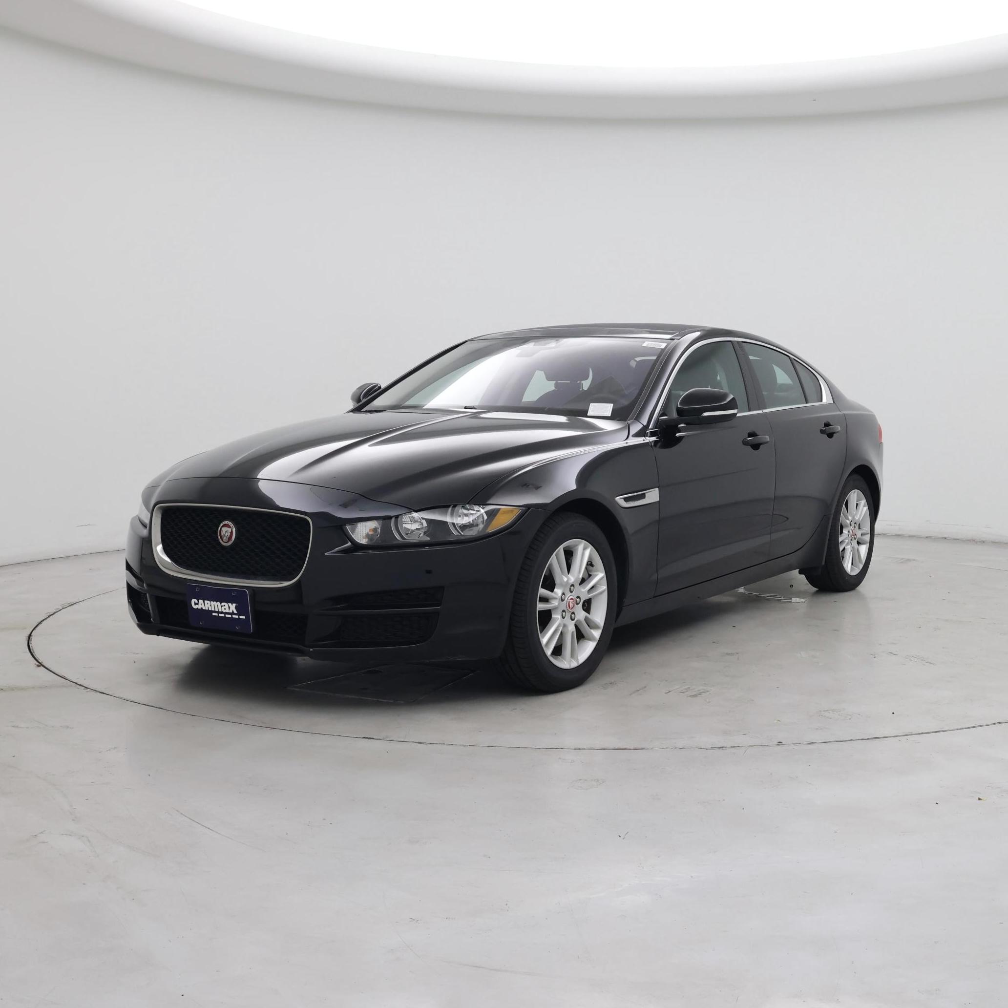 Thumbnail: 2019 Jaguar XE - 4