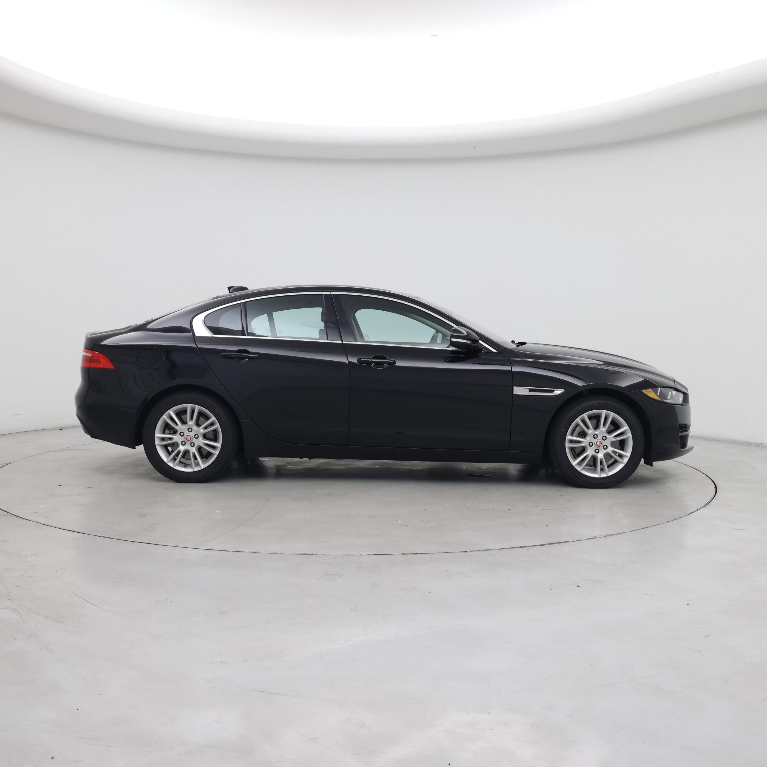 Thumbnail: 2019 Jaguar XE - 7