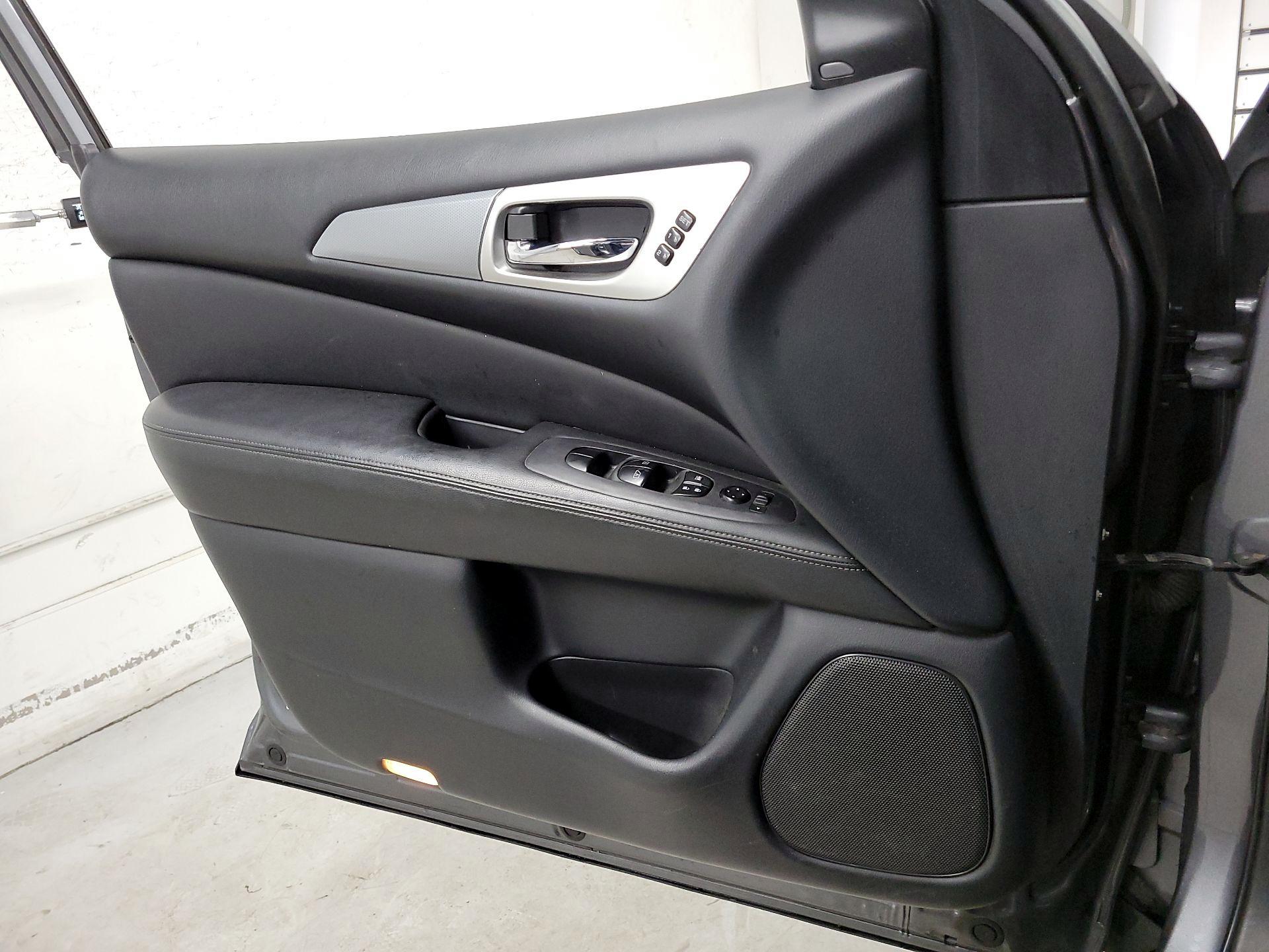 Thumbnail: 2020 Nissan Pathfinder - 12