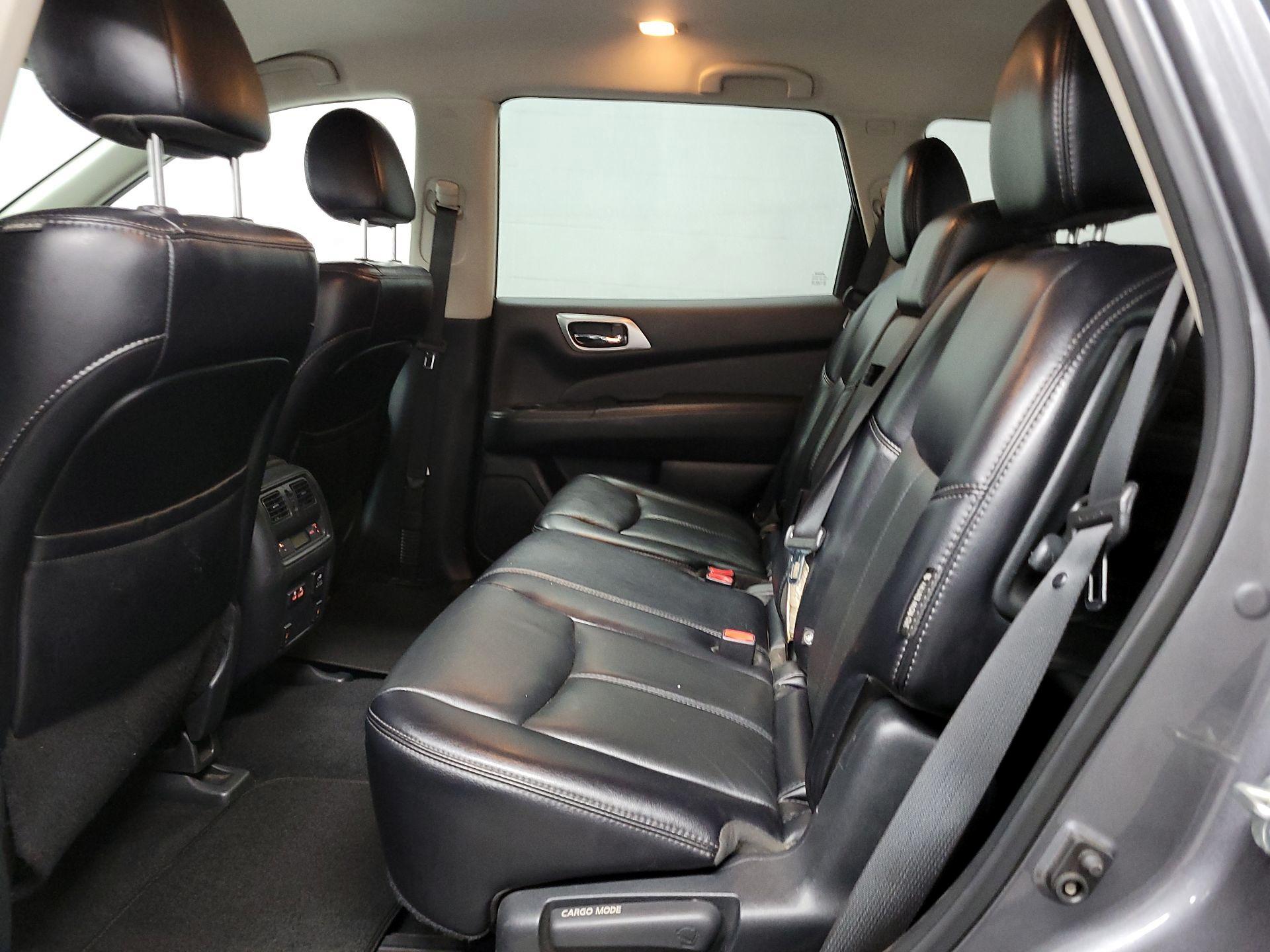 Thumbnail: 2020 Nissan Pathfinder - 17