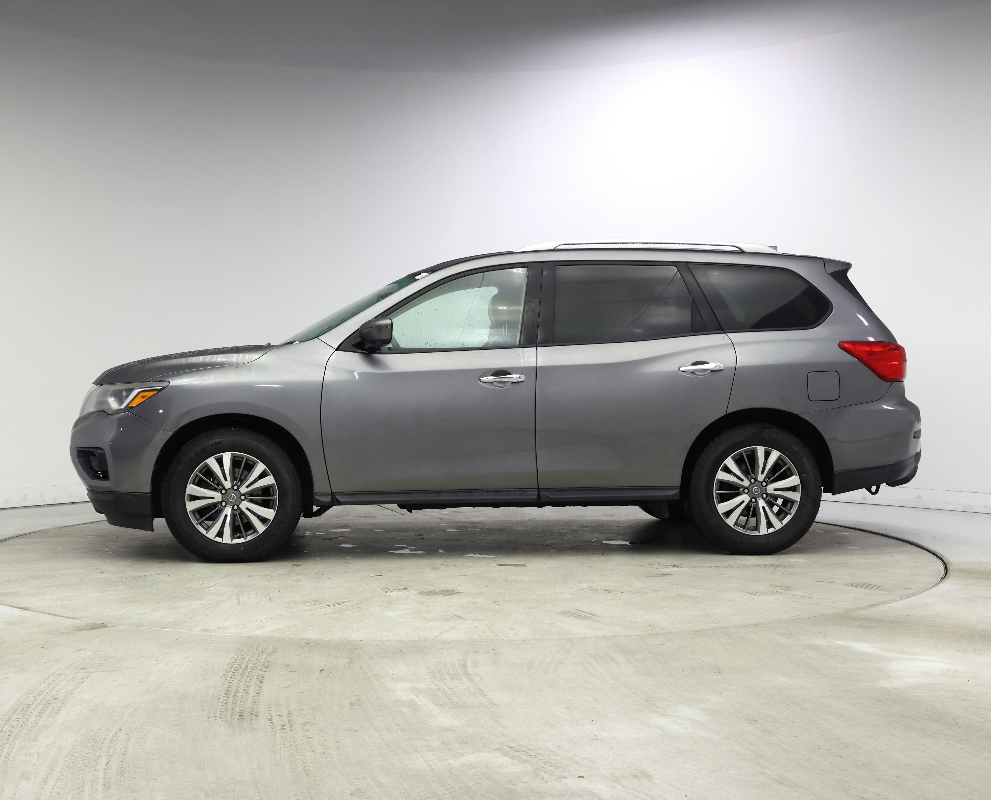 Thumbnail: 2020 Nissan Pathfinder - 3