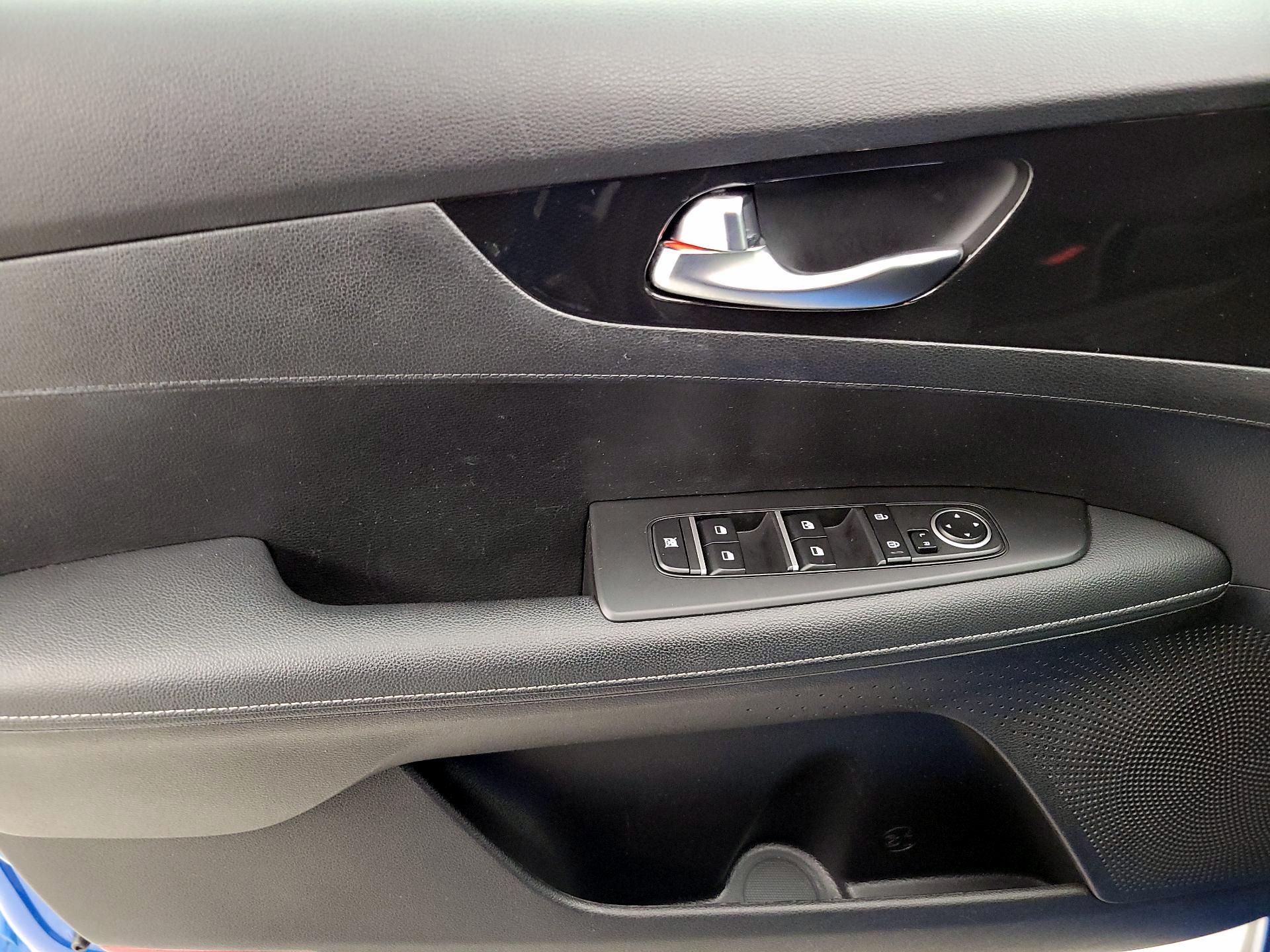 Thumbnail: 2023 Kia Forte - 12