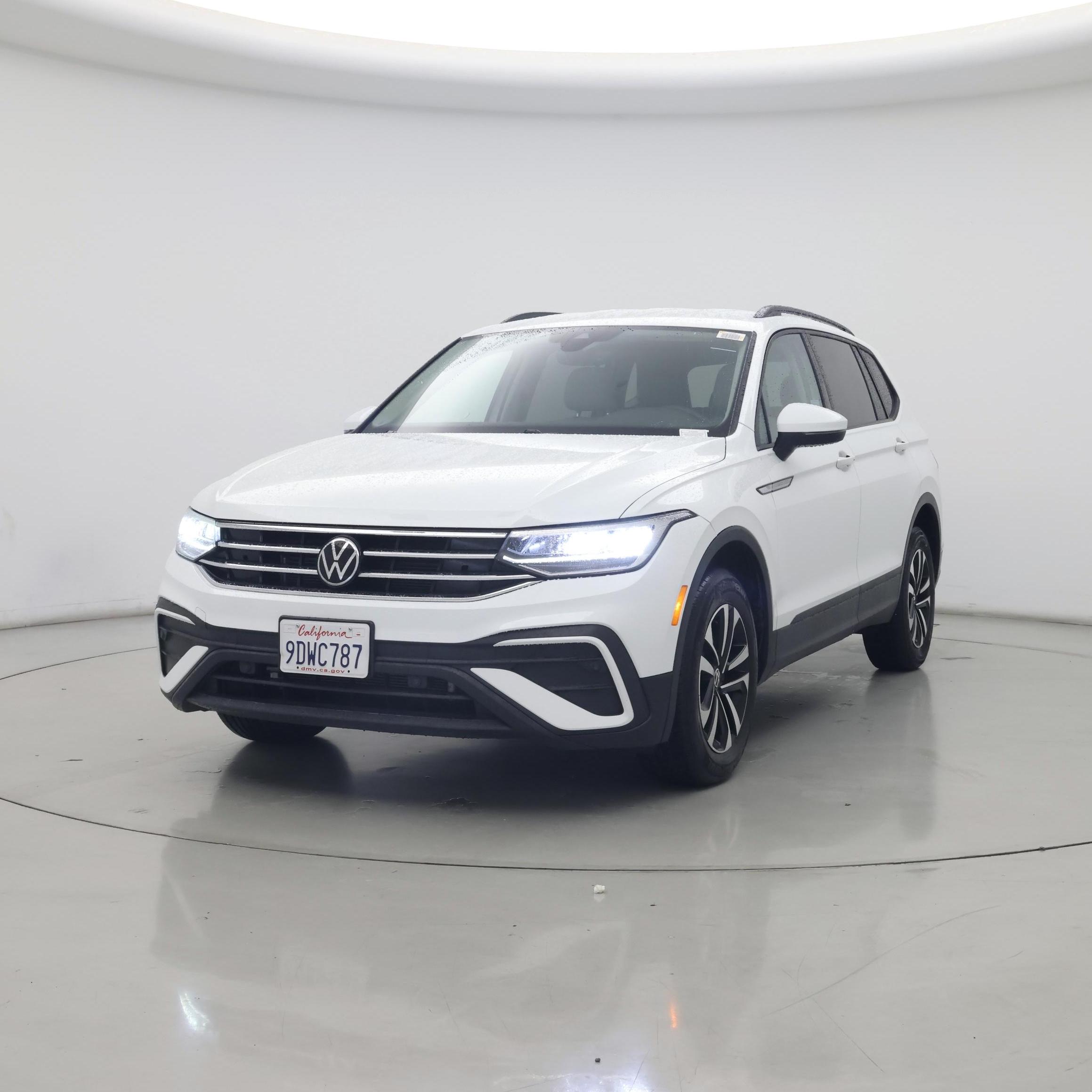 Thumbnail: 2023 Volkswagen Tiguan - 4