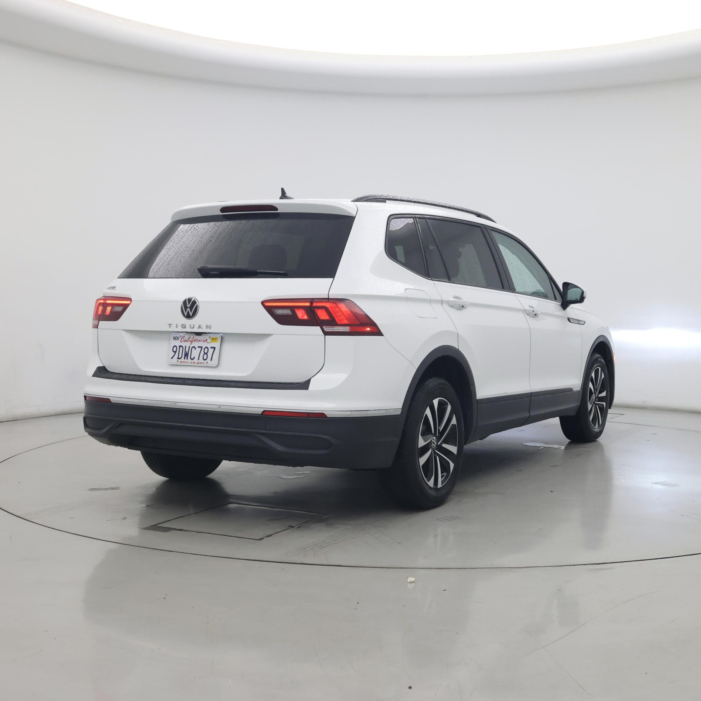 Thumbnail: 2023 Volkswagen Tiguan - 8