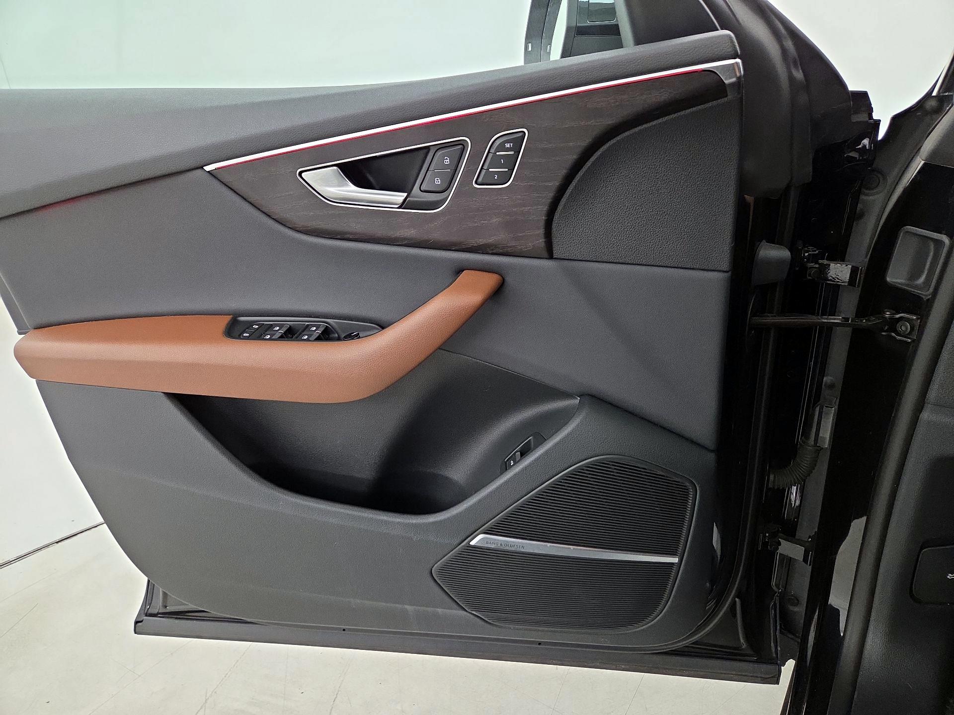 Thumbnail: 2019 Audi Q8 - 12