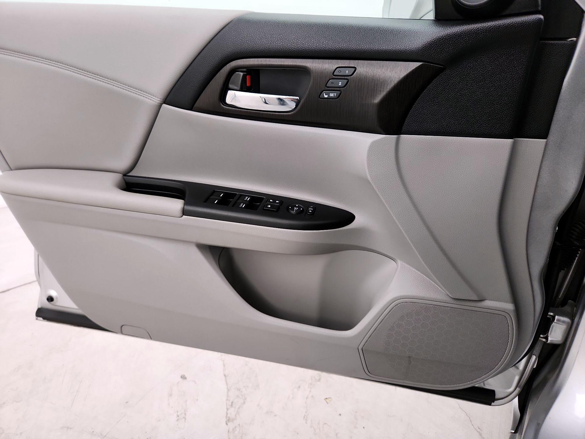 Thumbnail: 2015 Honda Accord - 12