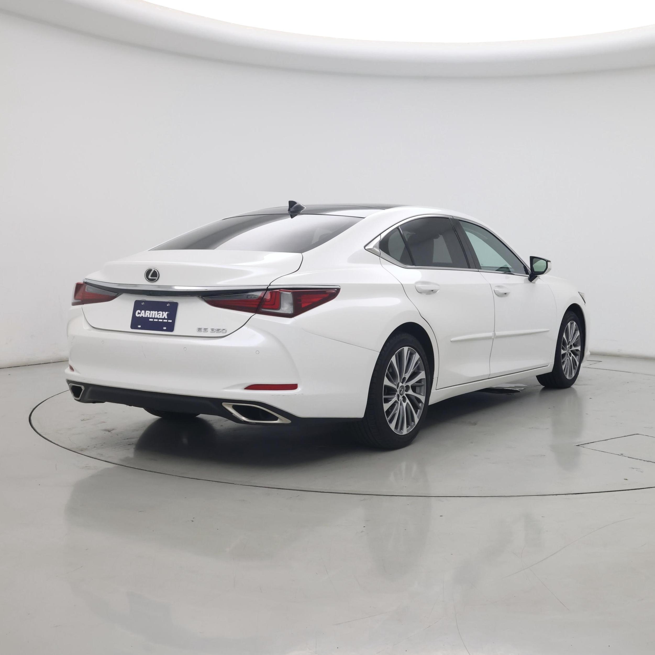 Thumbnail: 2020 Lexus ES - 8