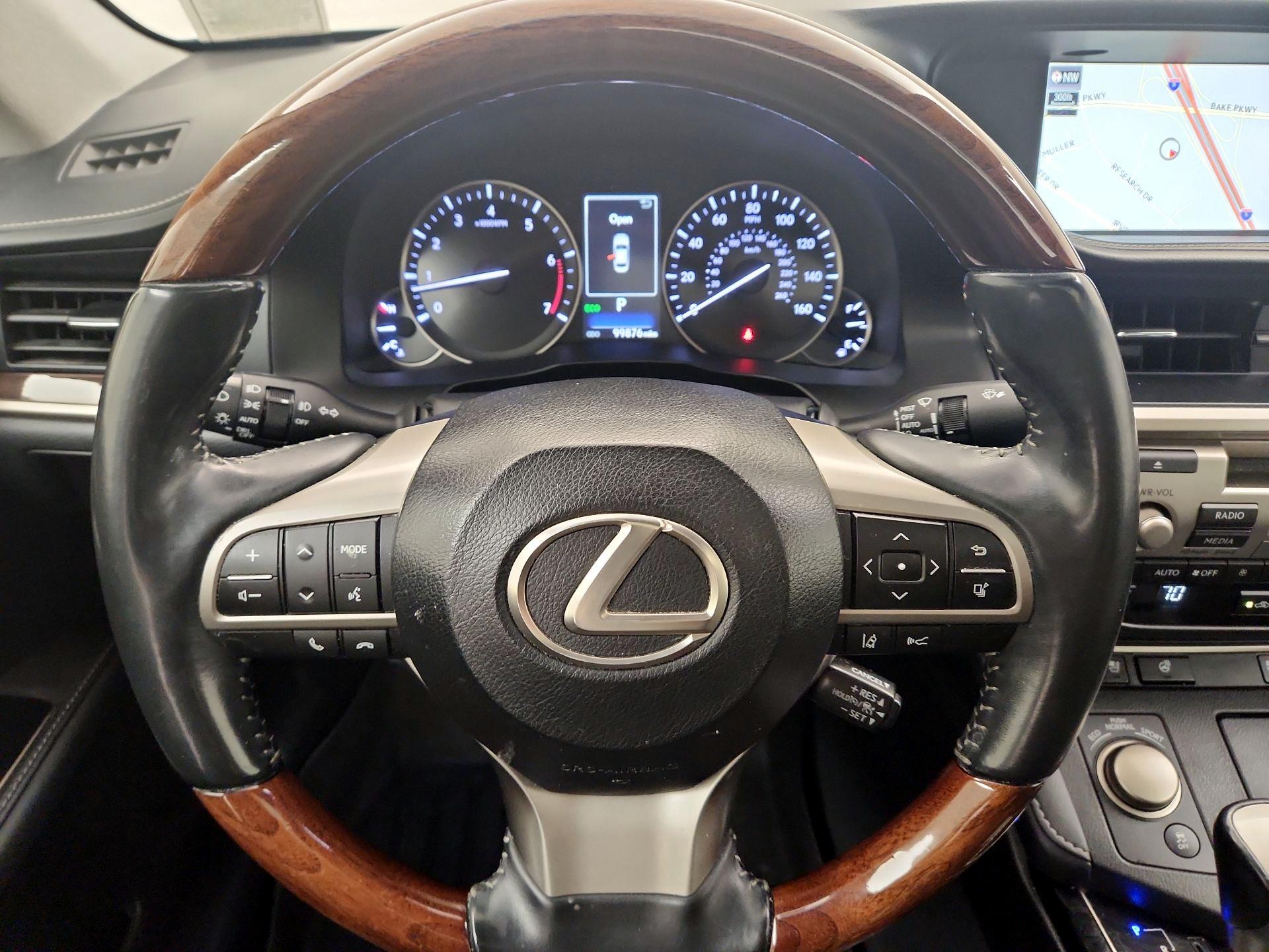 Thumbnail: 2017 Lexus ES - 10