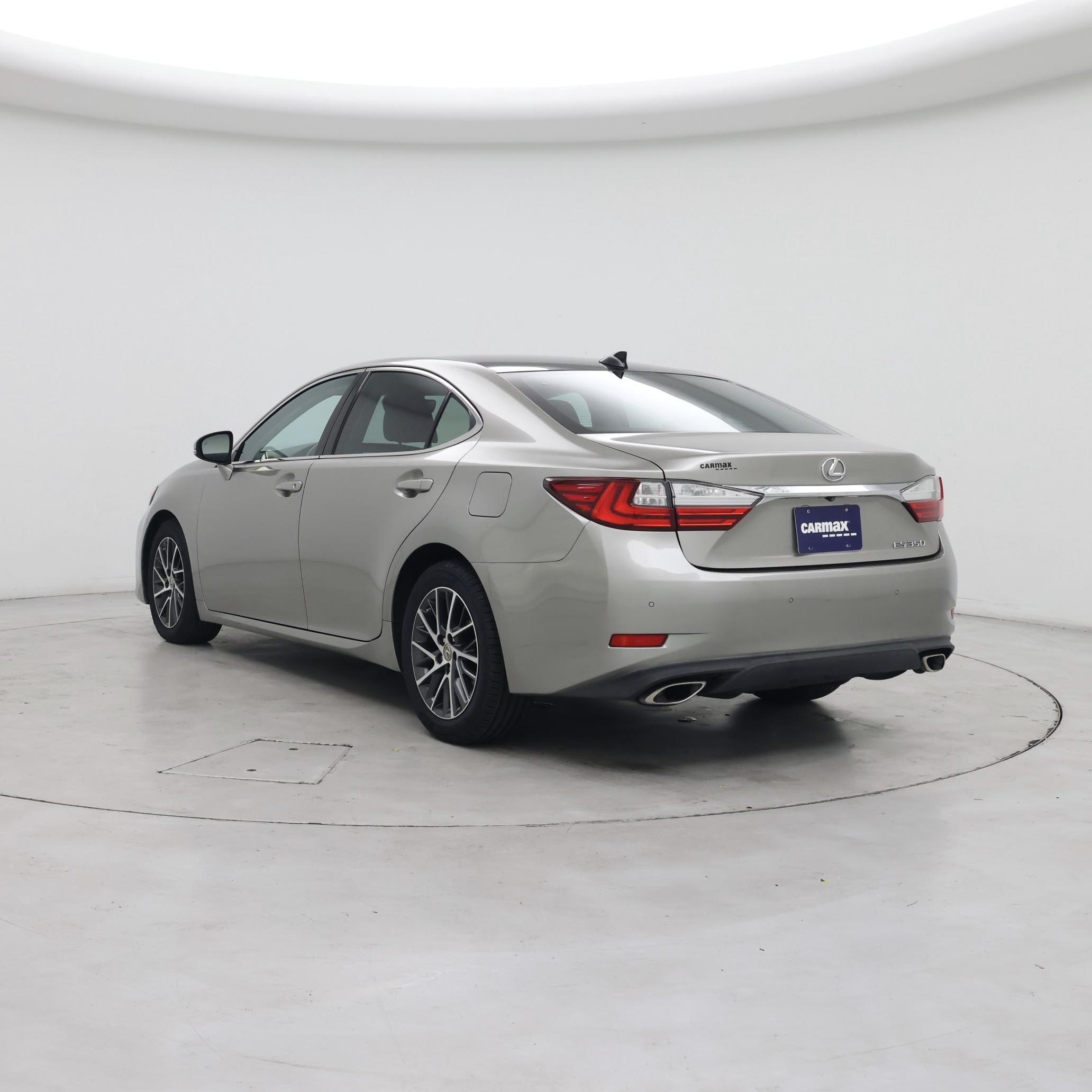 Thumbnail: 2017 Lexus ES - 2