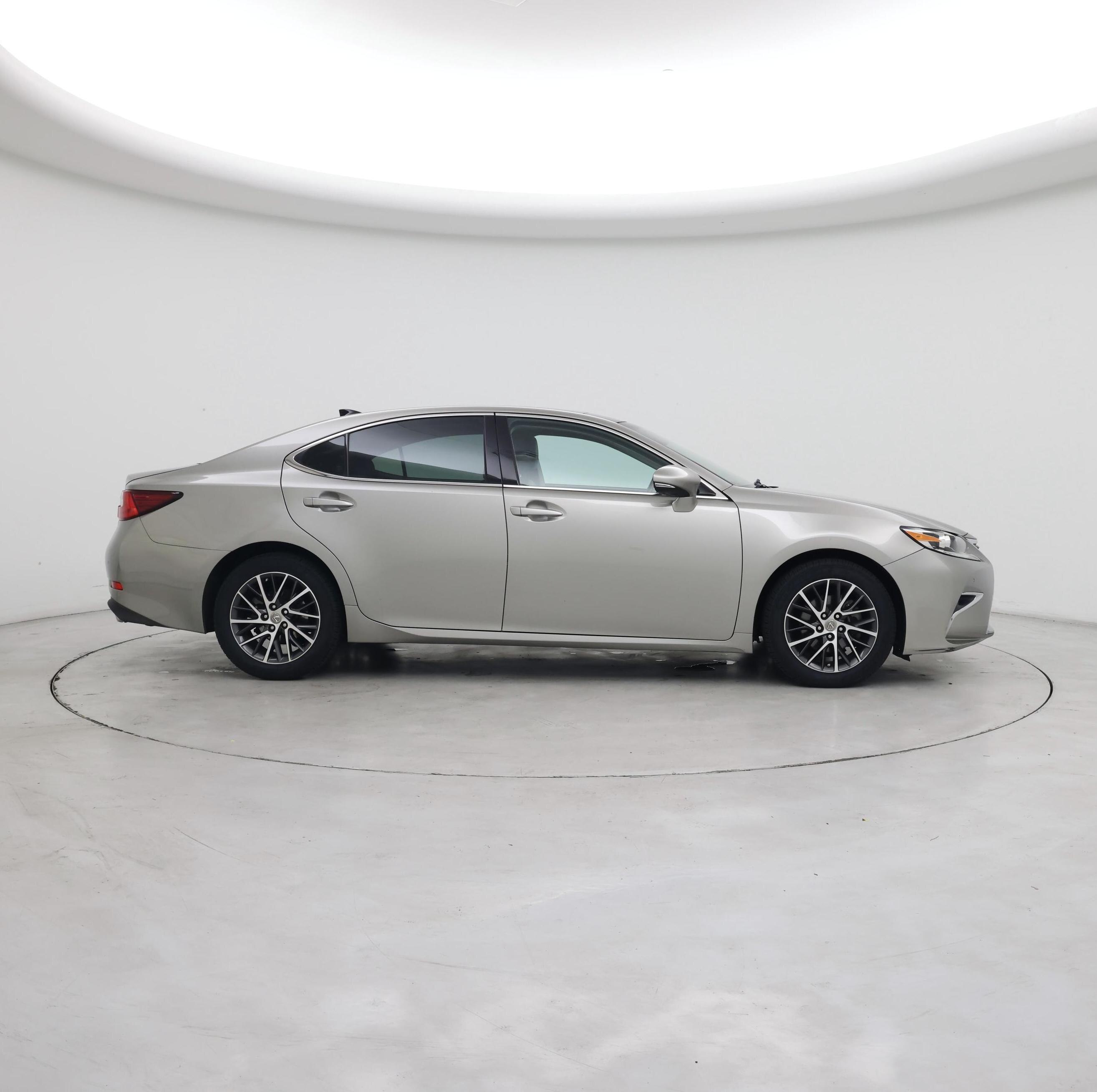Thumbnail: 2017 Lexus ES - 7