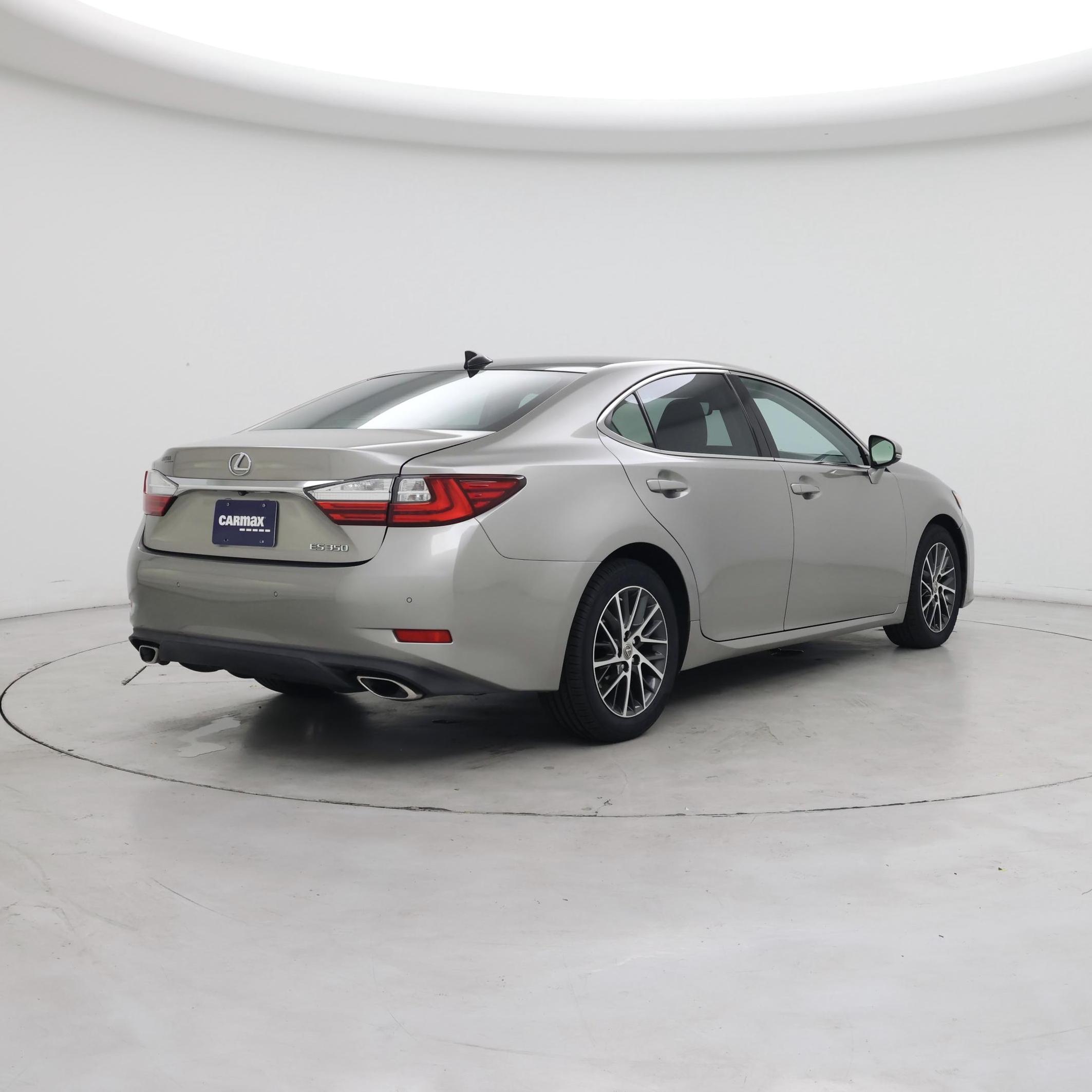 Thumbnail: 2017 Lexus ES - 8