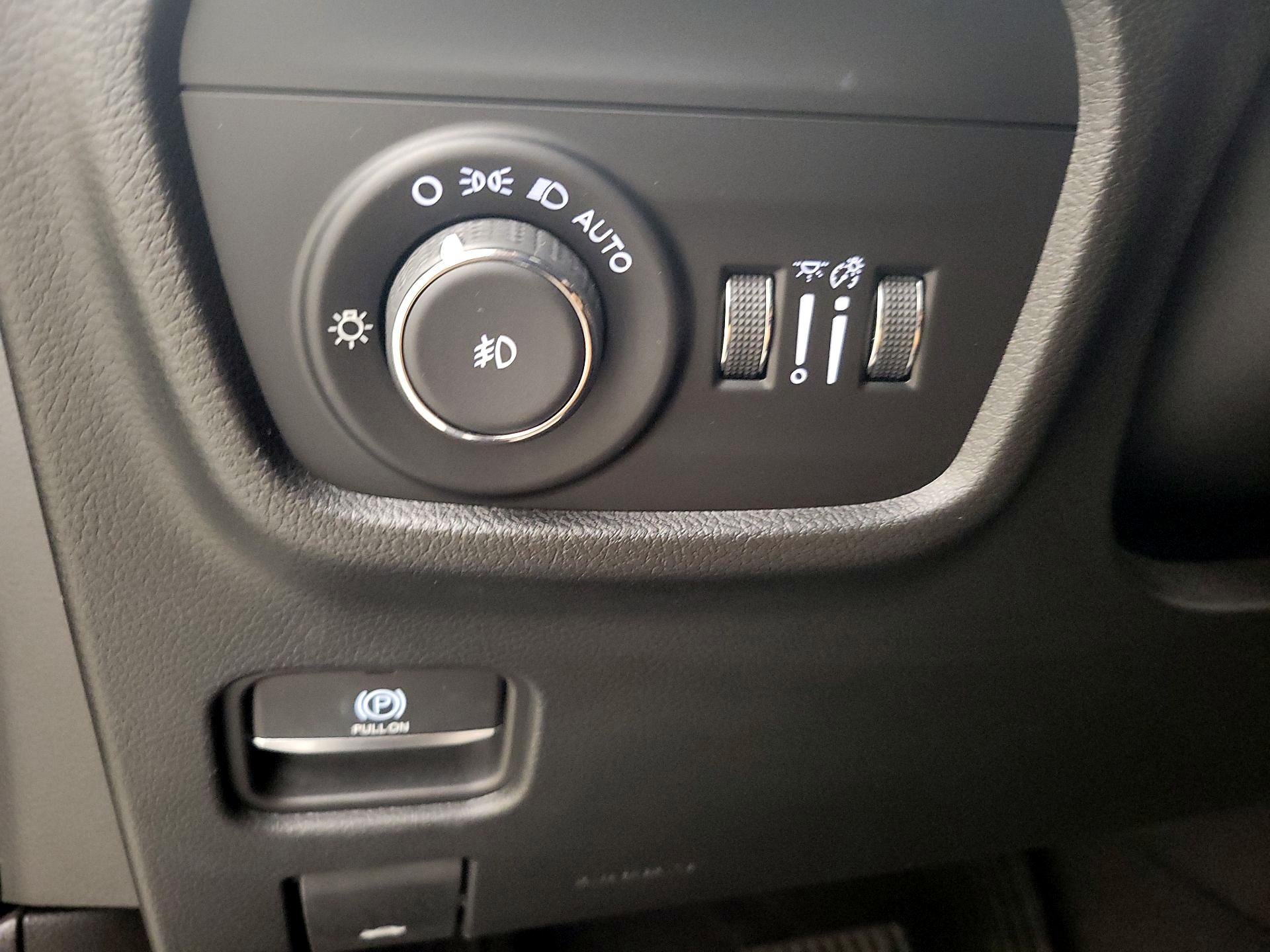 Thumbnail: 2022 Jeep Grand Cherokee - 13