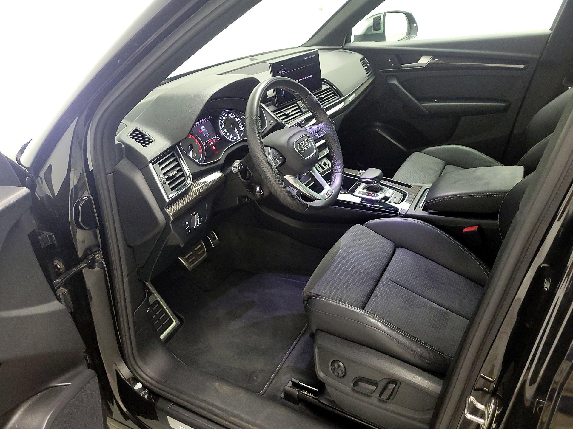 Thumbnail: 2022 Audi SQ5 - 11