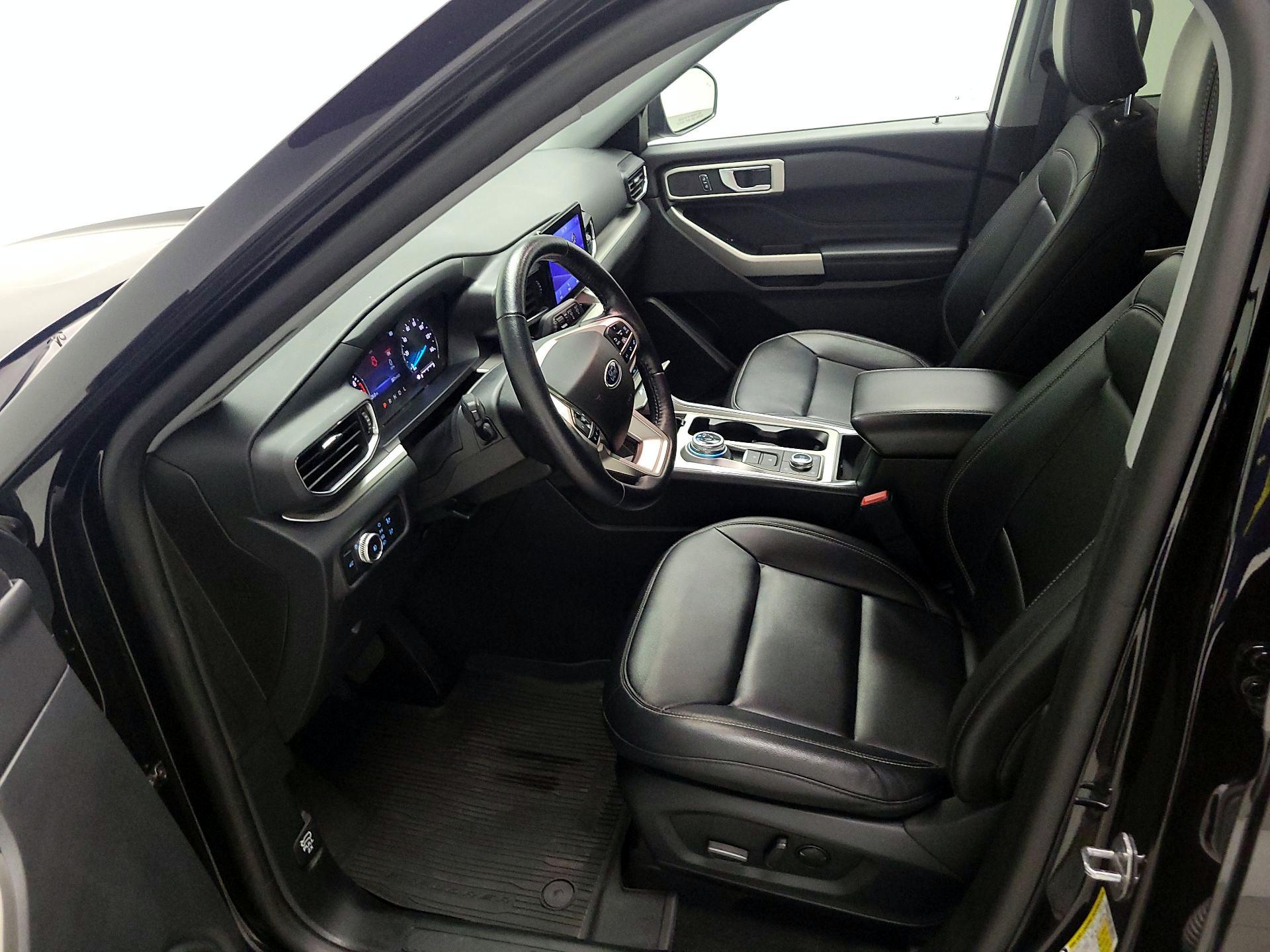 Thumbnail: 2021 Ford Explorer - 11