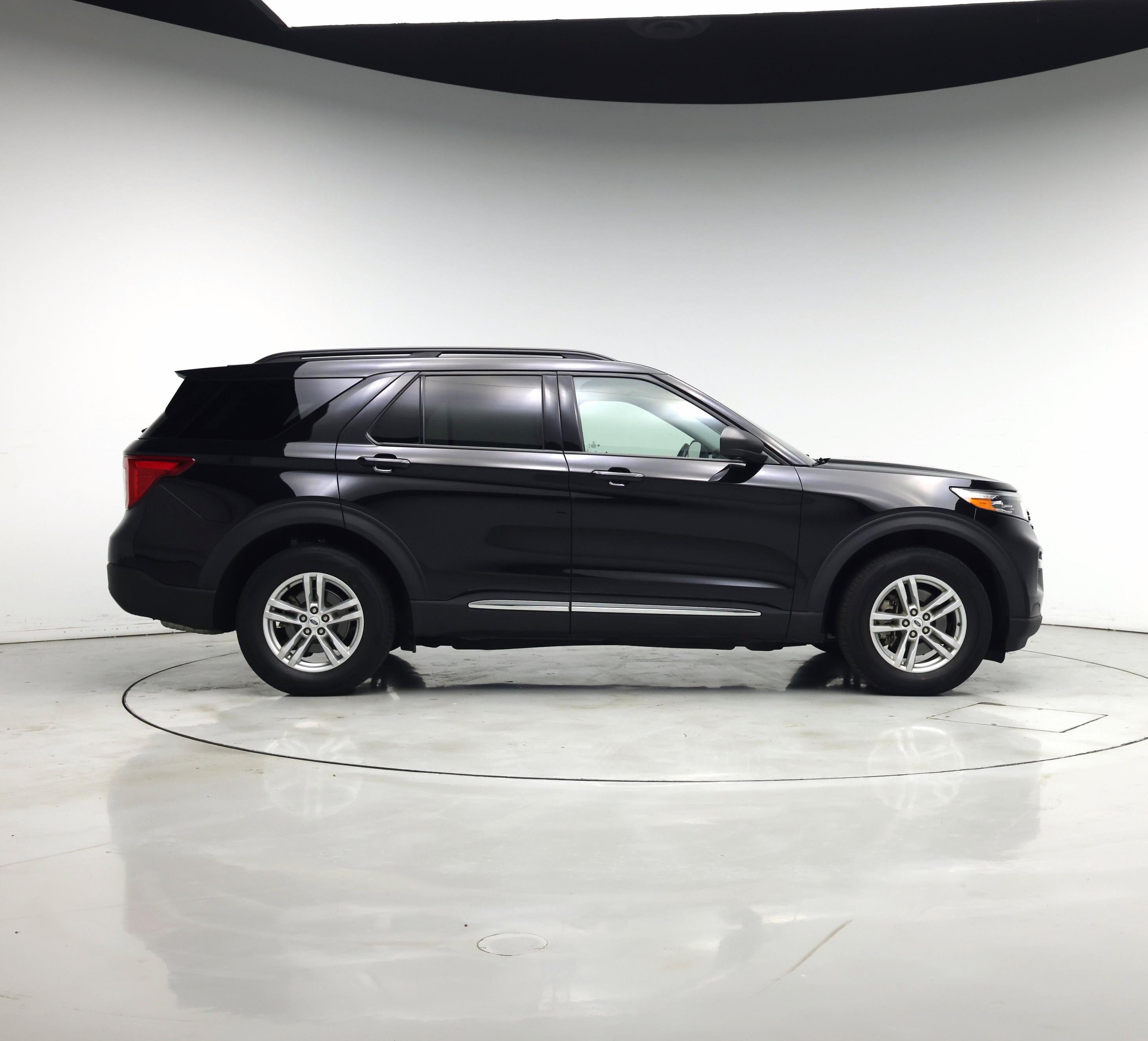 Thumbnail: 2021 Ford Explorer - 7