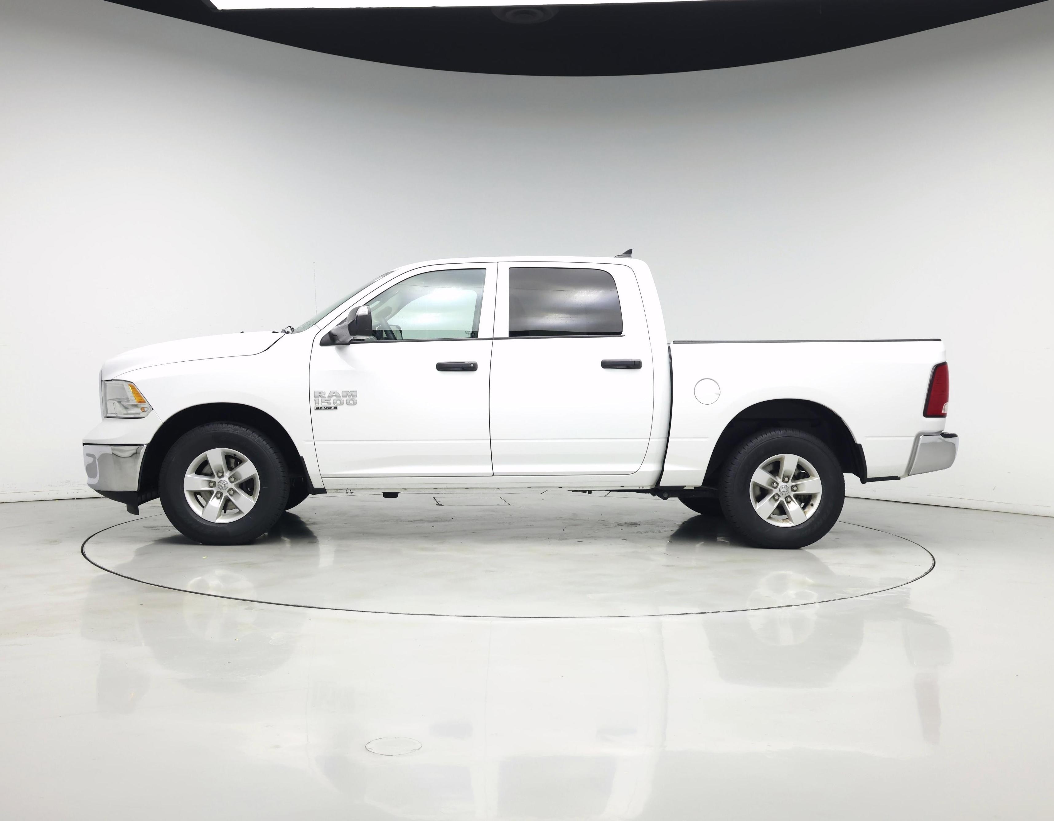 Thumbnail: 2023 RAM 1500 Classic - 3