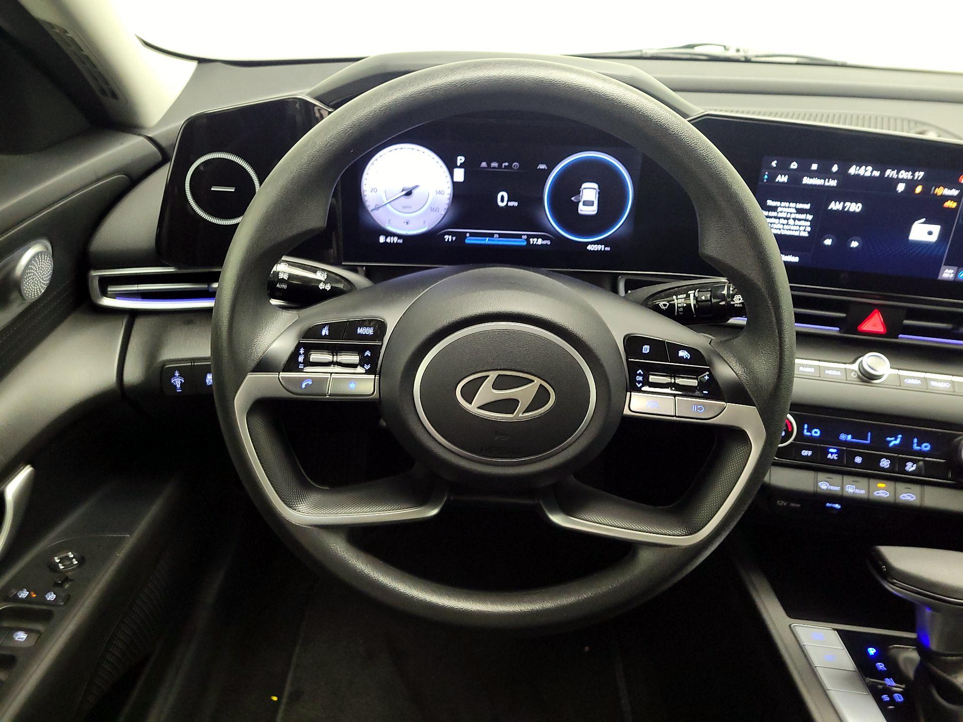 Thumbnail: 2024 Hyundai Elantra - 10