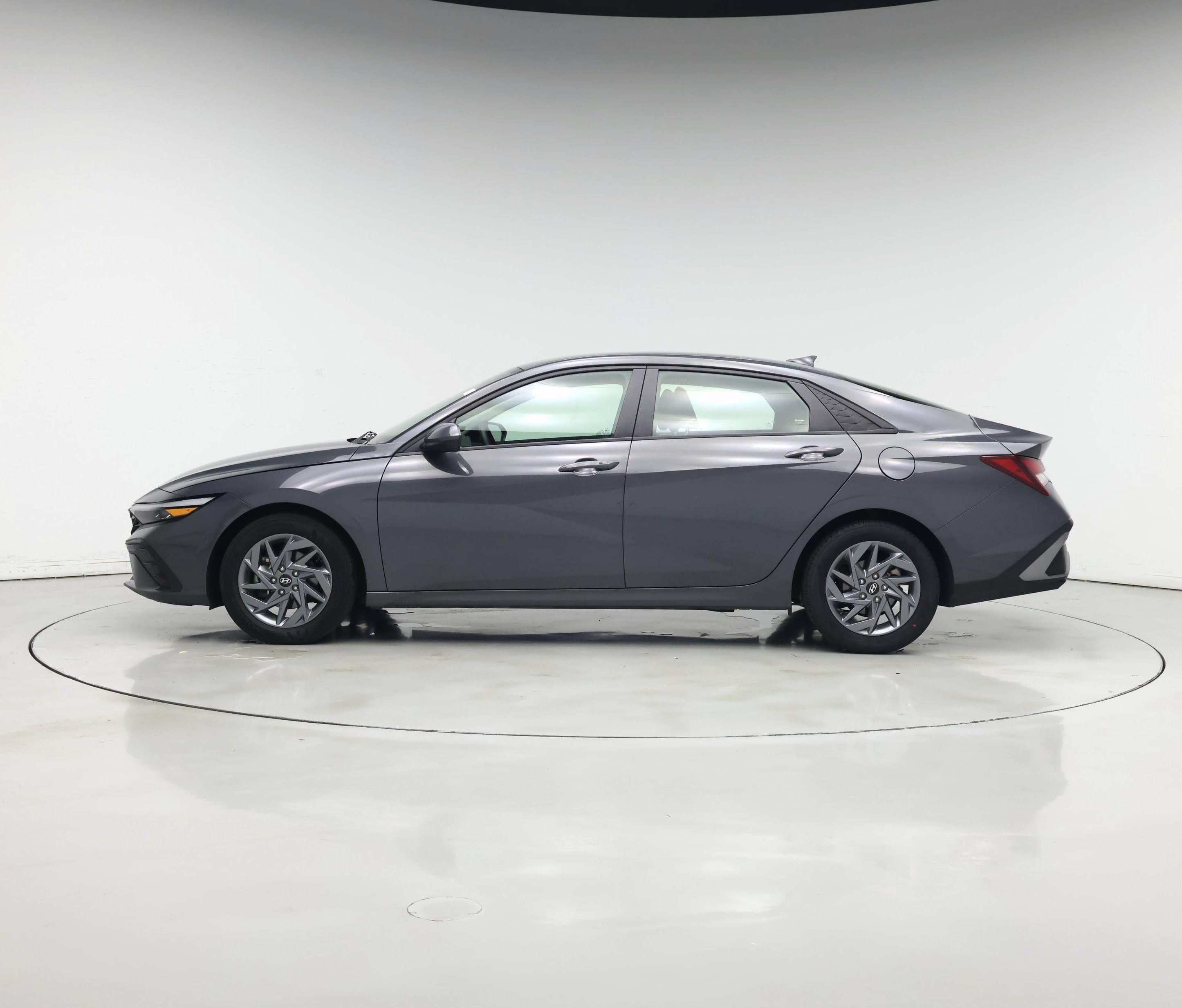 Thumbnail: 2024 Hyundai Elantra - 3