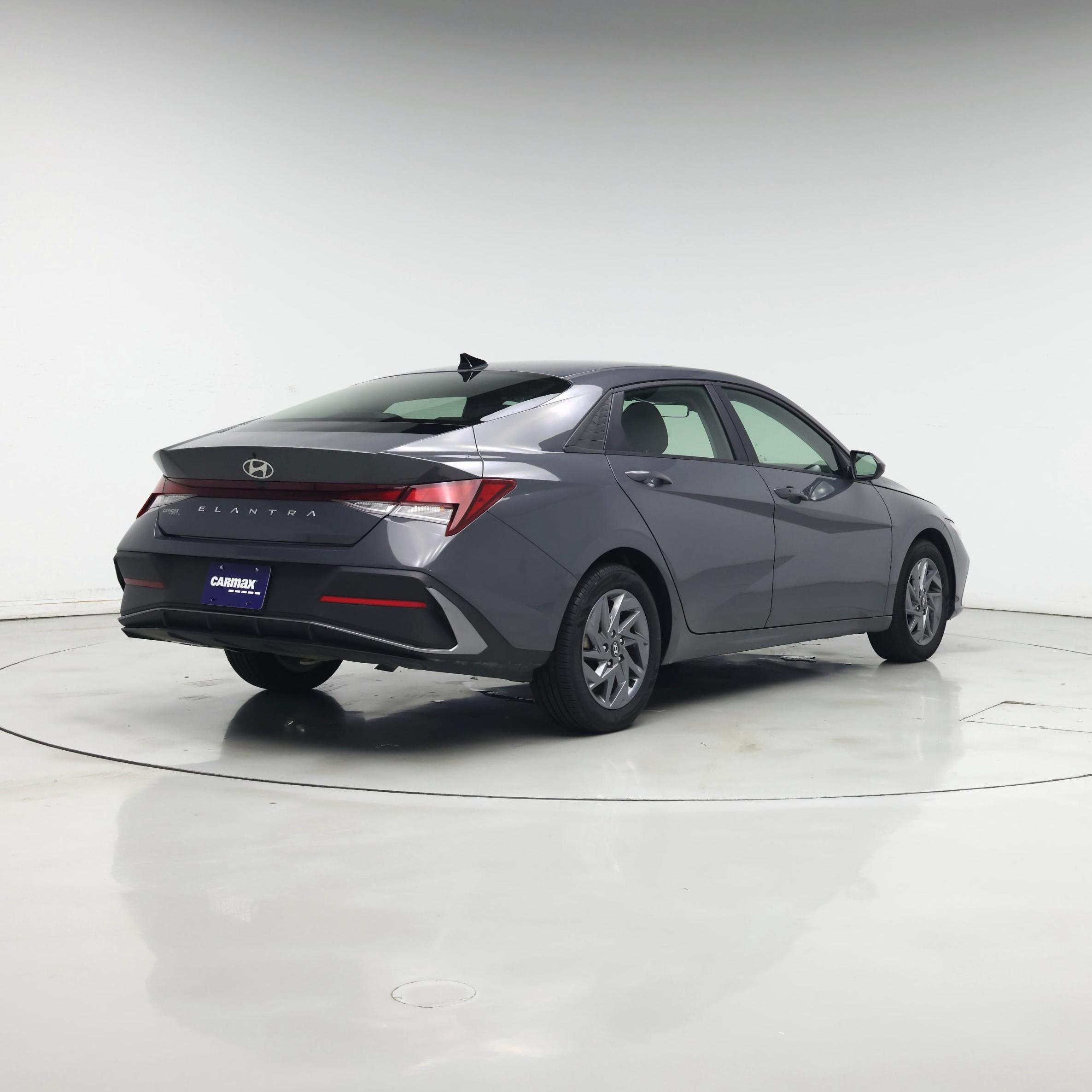 Thumbnail: 2024 Hyundai Elantra - 8