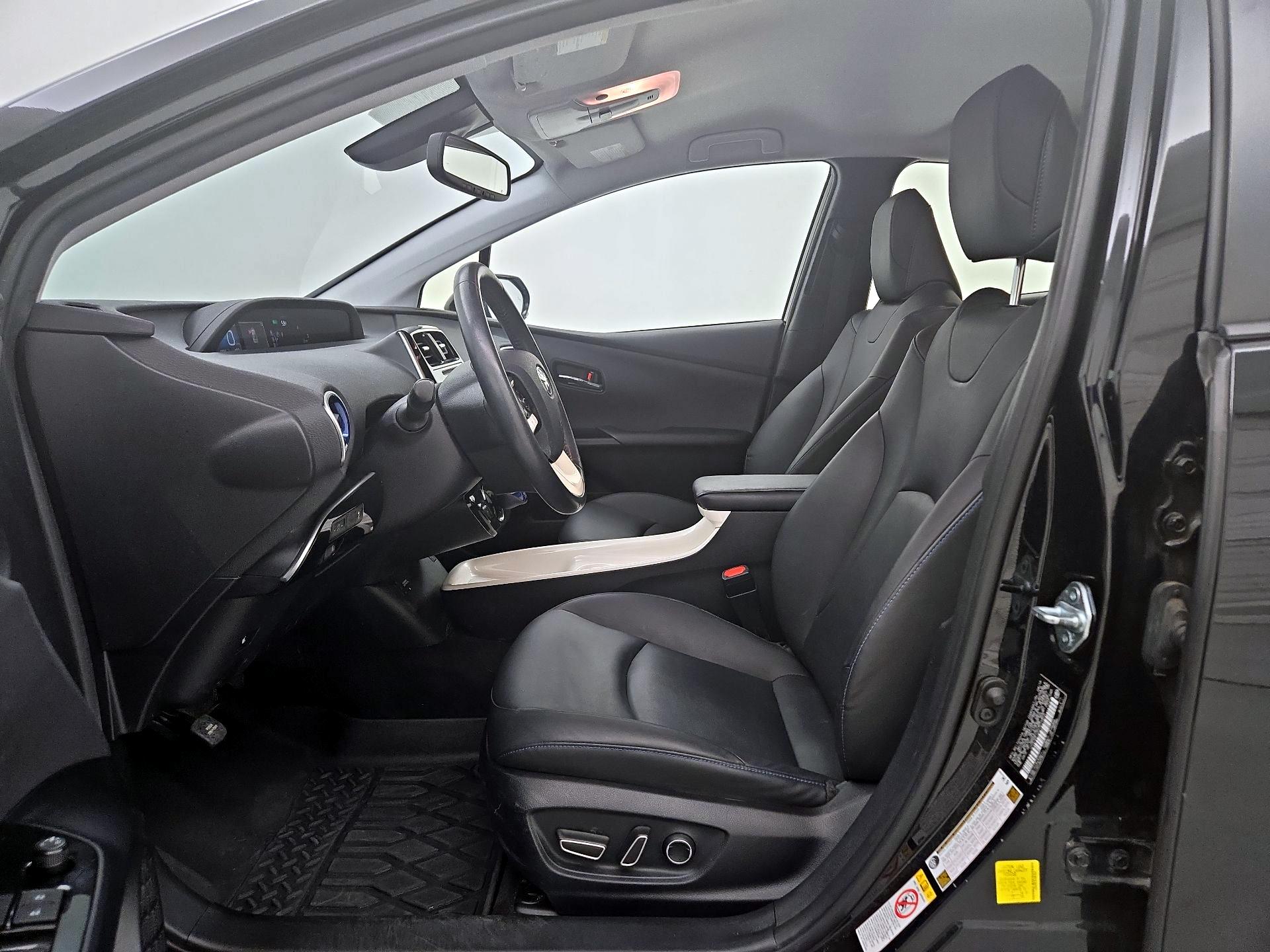 Thumbnail: 2016 Toyota Prius - 11