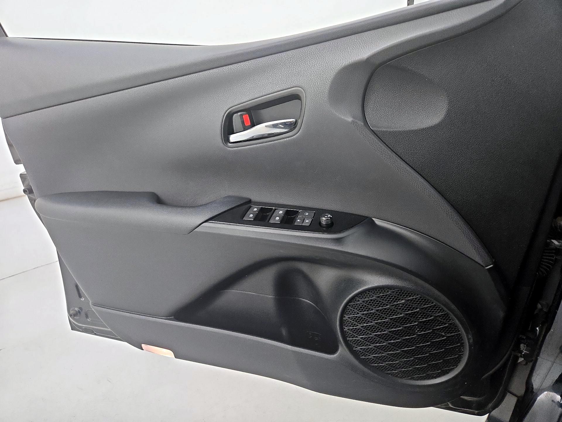 Thumbnail: 2016 Toyota Prius - 12