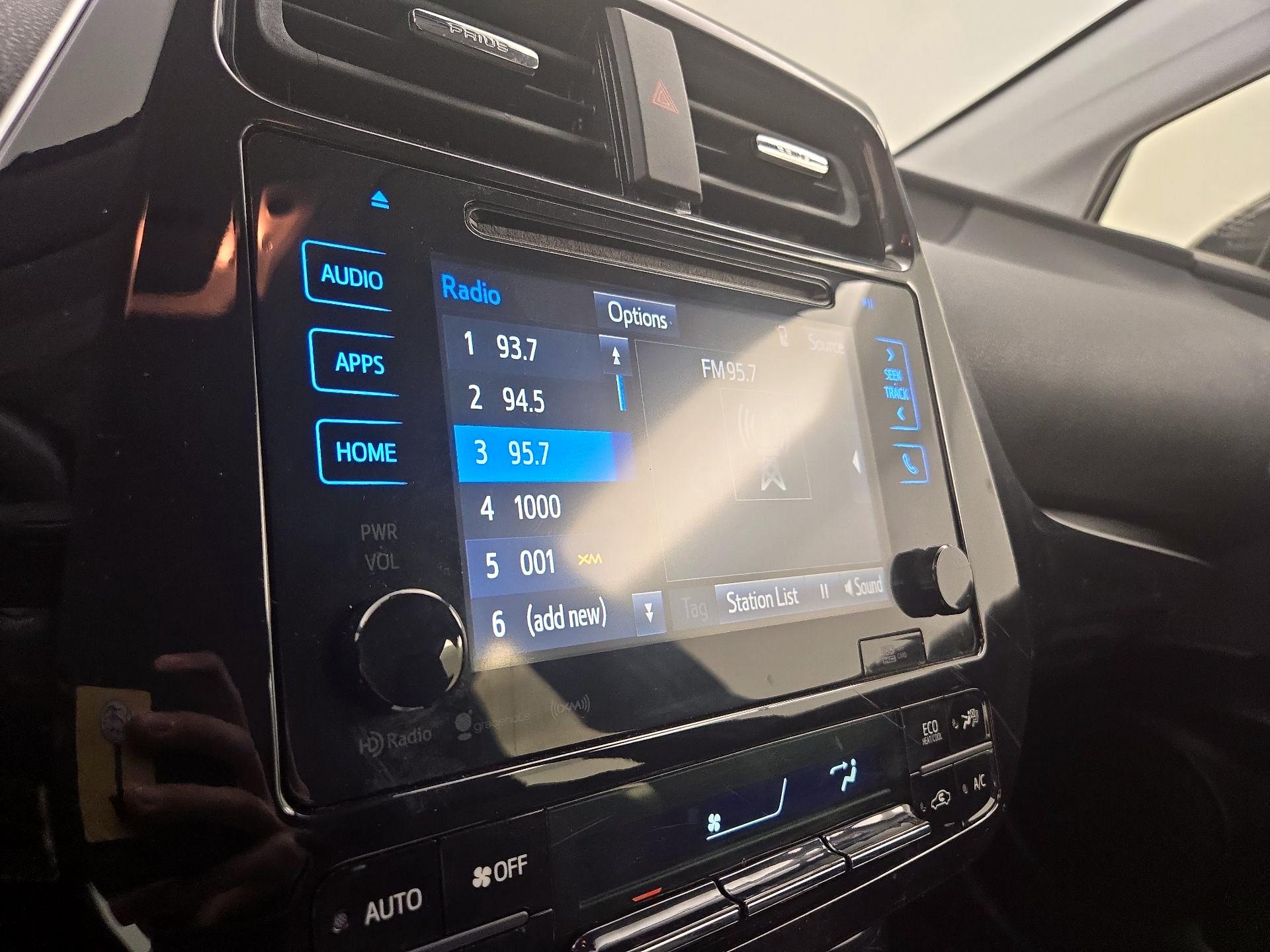 Thumbnail: 2016 Toyota Prius - 15