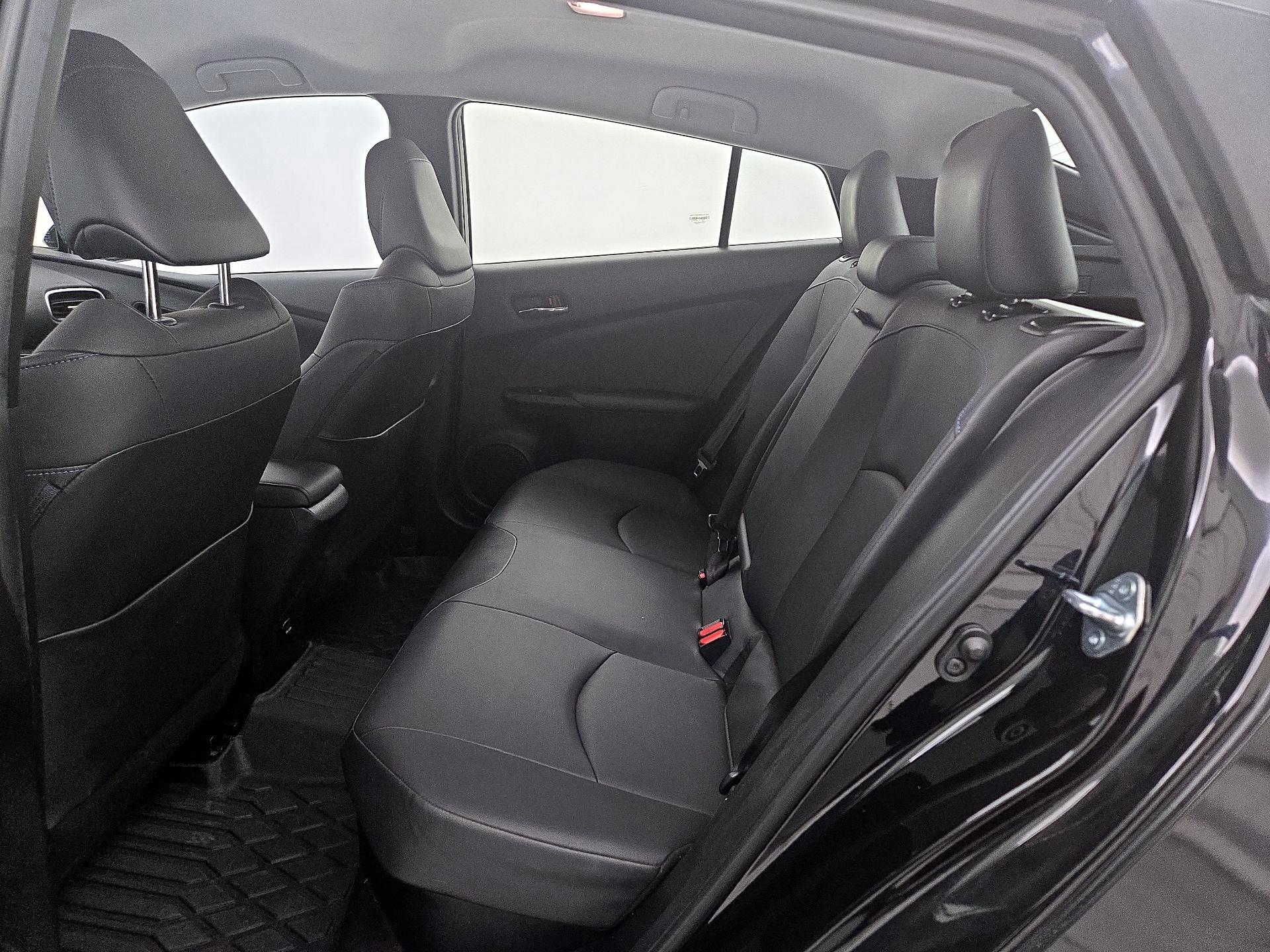 Thumbnail: 2016 Toyota Prius - 18
