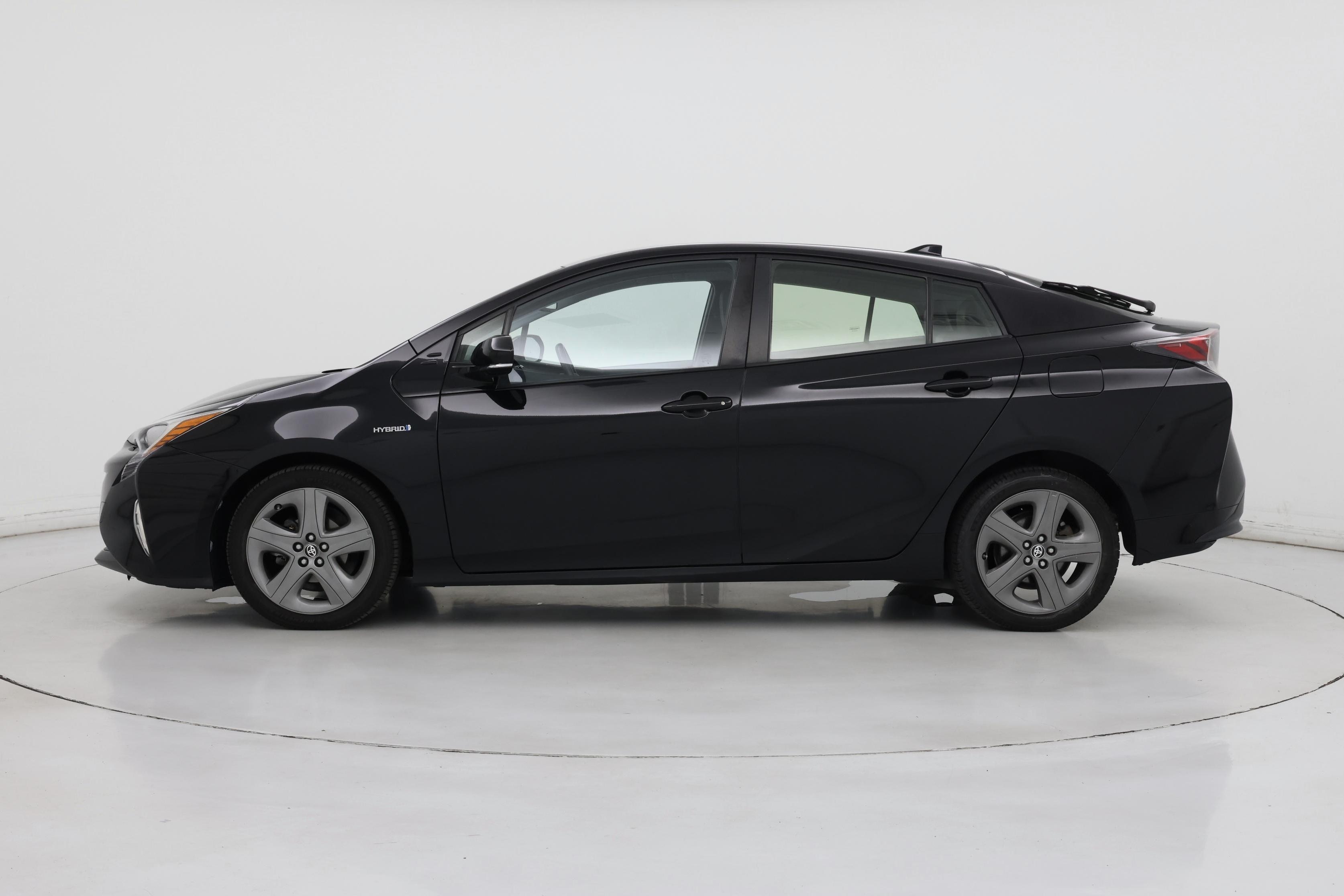 Thumbnail: 2016 Toyota Prius - 3