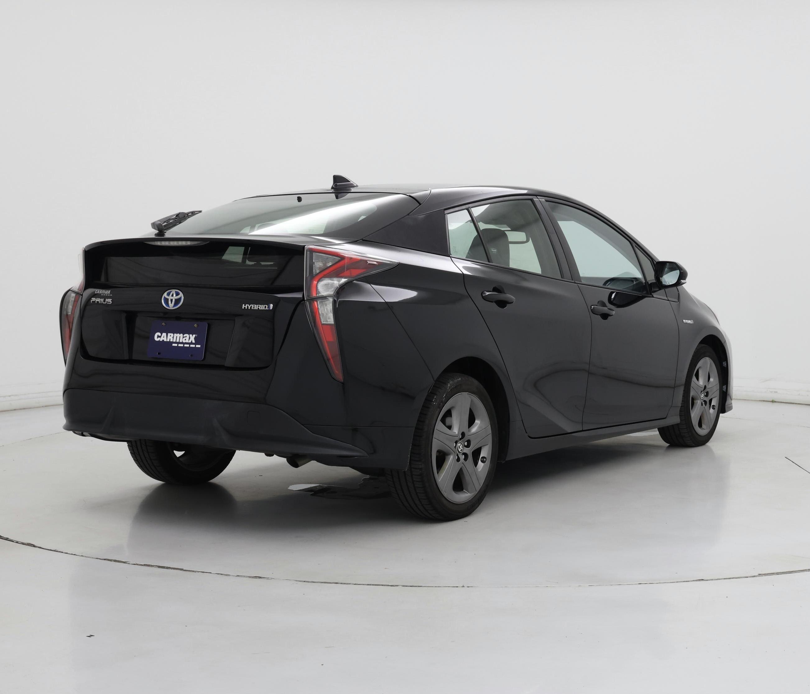 Thumbnail: 2016 Toyota Prius - 8