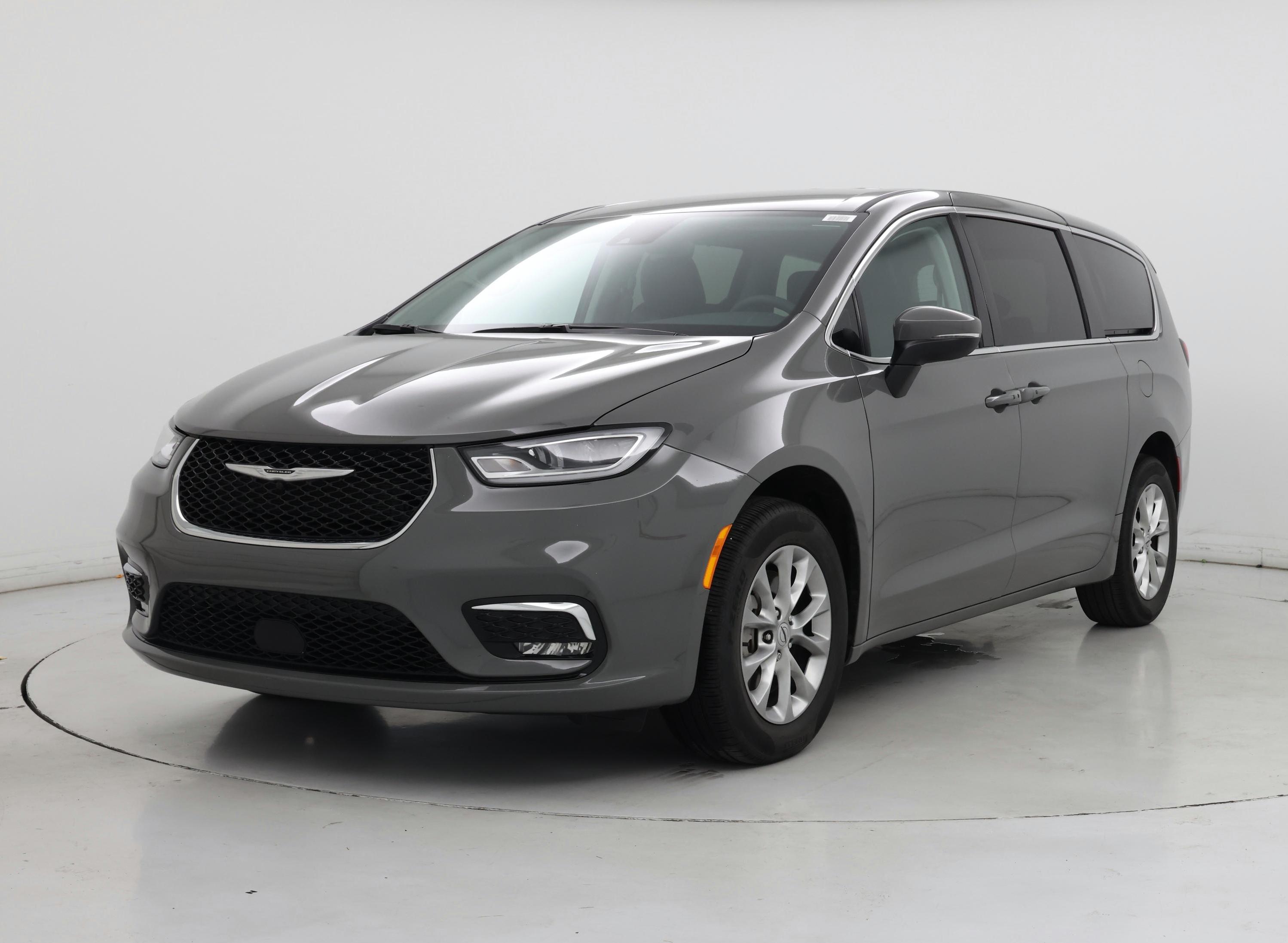 Thumbnail: 2023 Chrysler Pacifica - 4