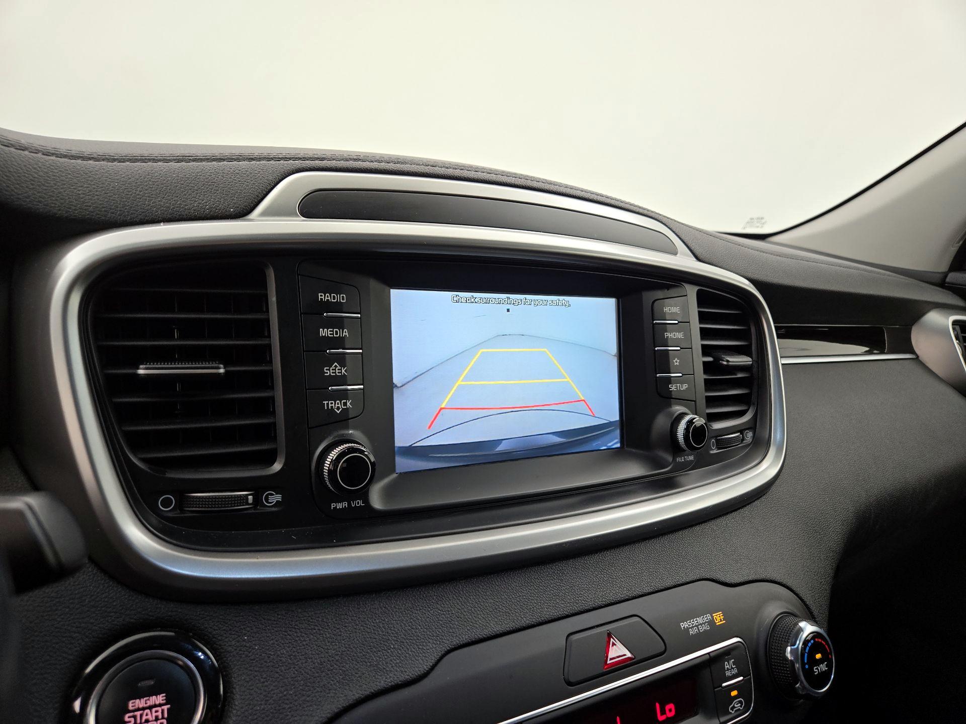 Thumbnail: 2020 Kia Sorento - 14