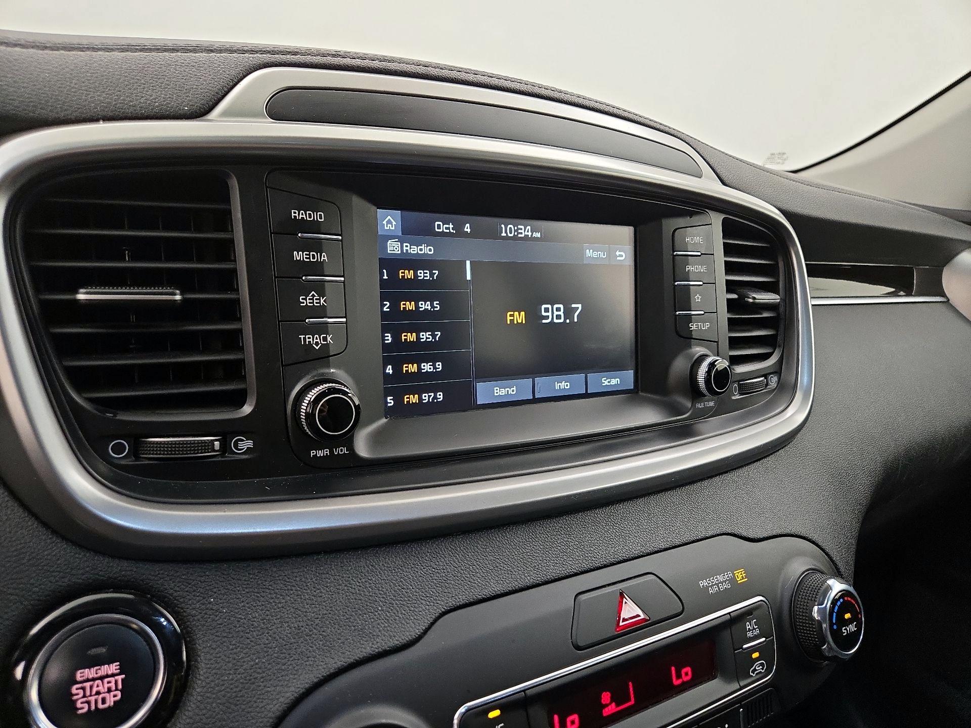 Thumbnail: 2020 Kia Sorento - 15