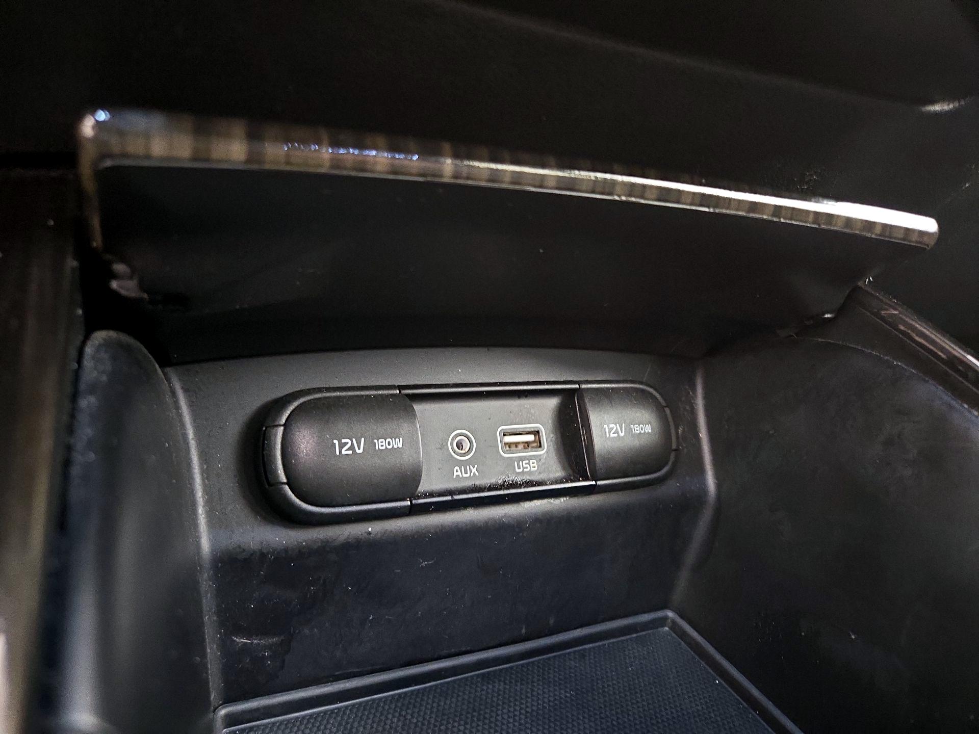 Thumbnail: 2020 Kia Sorento - 18