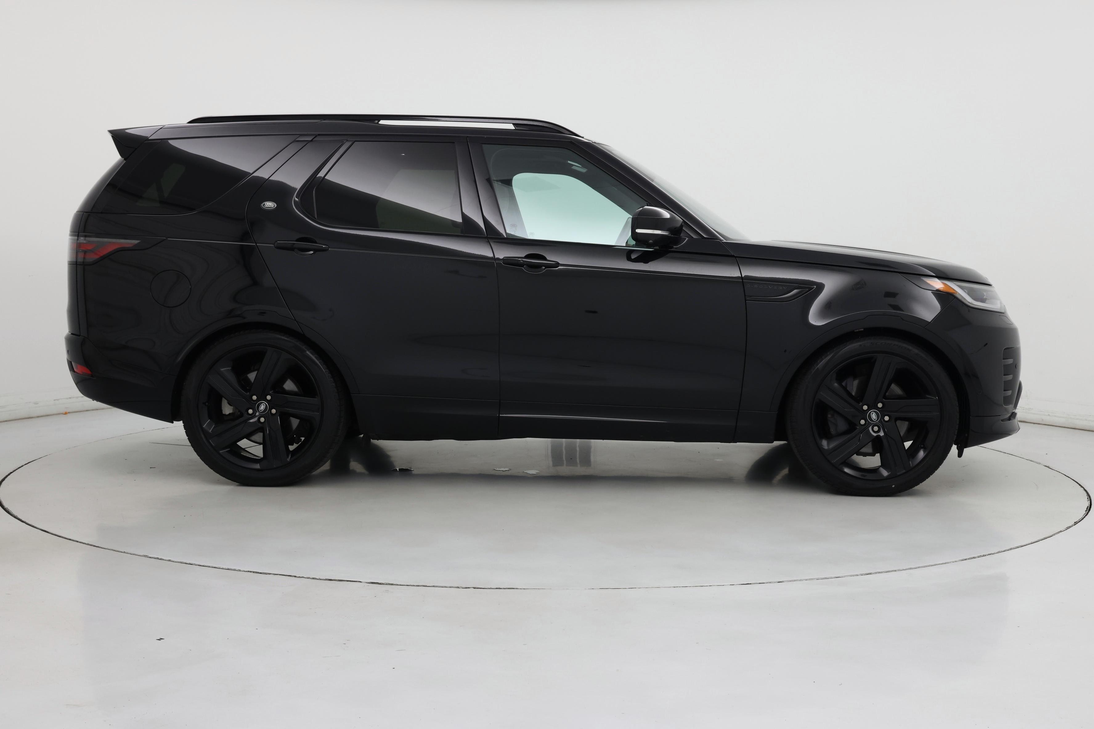 Thumbnail: 2023 Land Rover Discovery - 7
