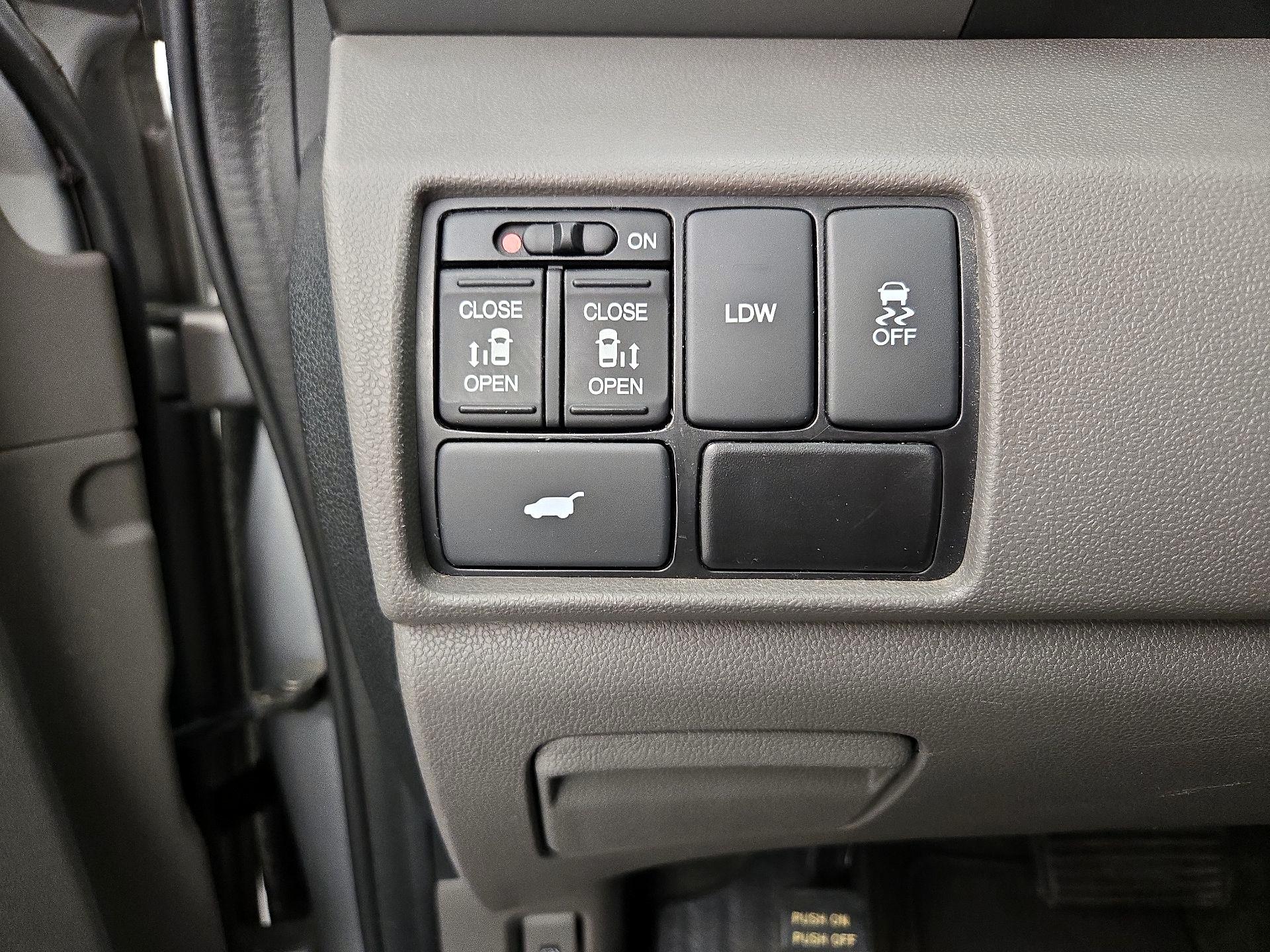 Thumbnail: 2015 Honda Odyssey - 13