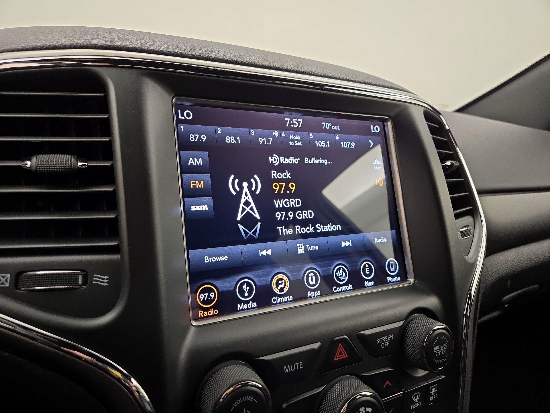 Thumbnail: 2018 Jeep Grand Cherokee - 16
