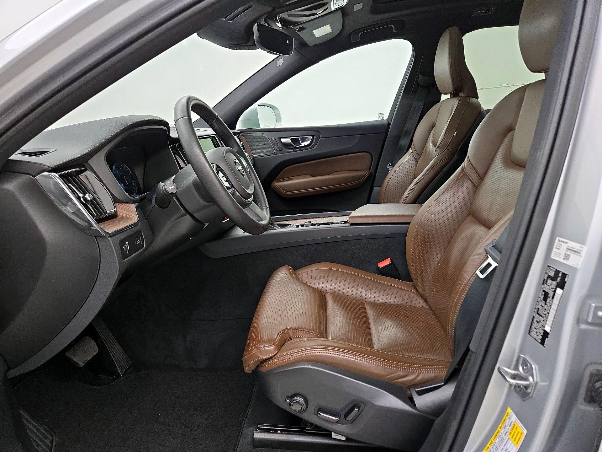 Thumbnail: 2021 Volvo XC60 - 11