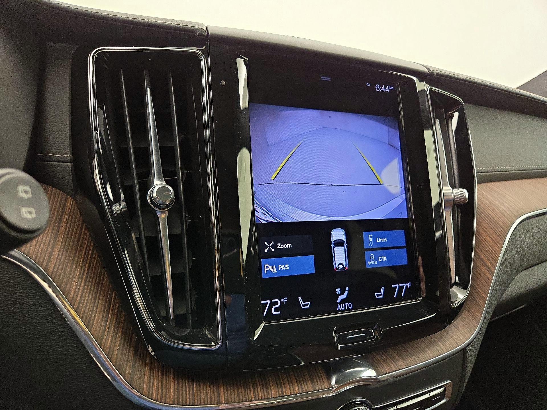 Thumbnail: 2021 Volvo XC60 - 15