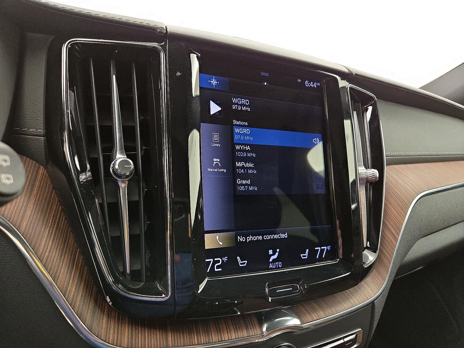 Thumbnail: 2021 Volvo XC60 - 16