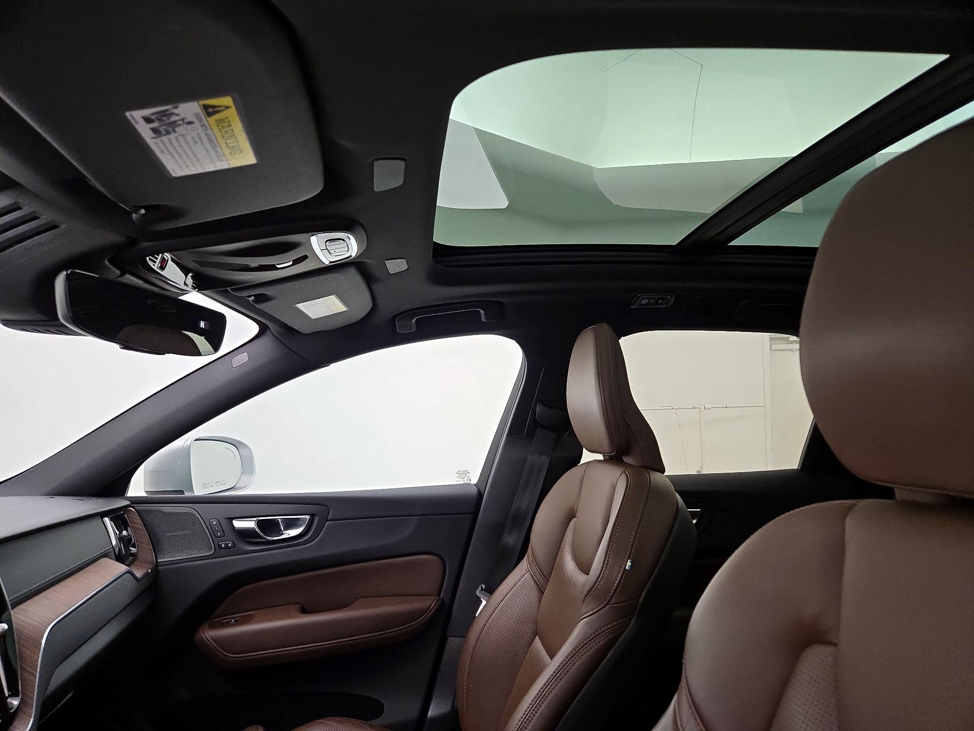 Thumbnail: 2021 Volvo XC60 - 20