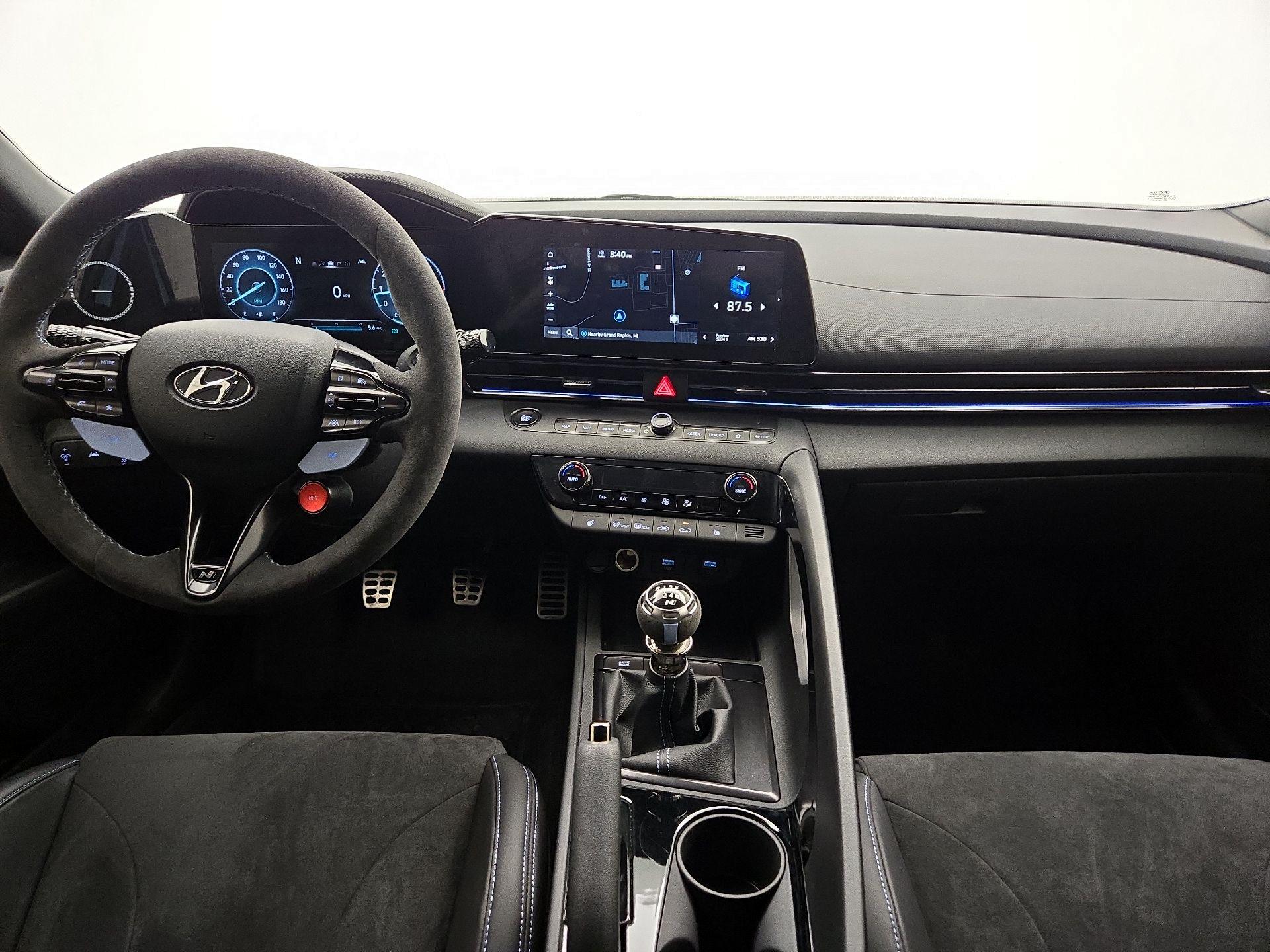 Thumbnail: 2022 Hyundai Elantra - 9