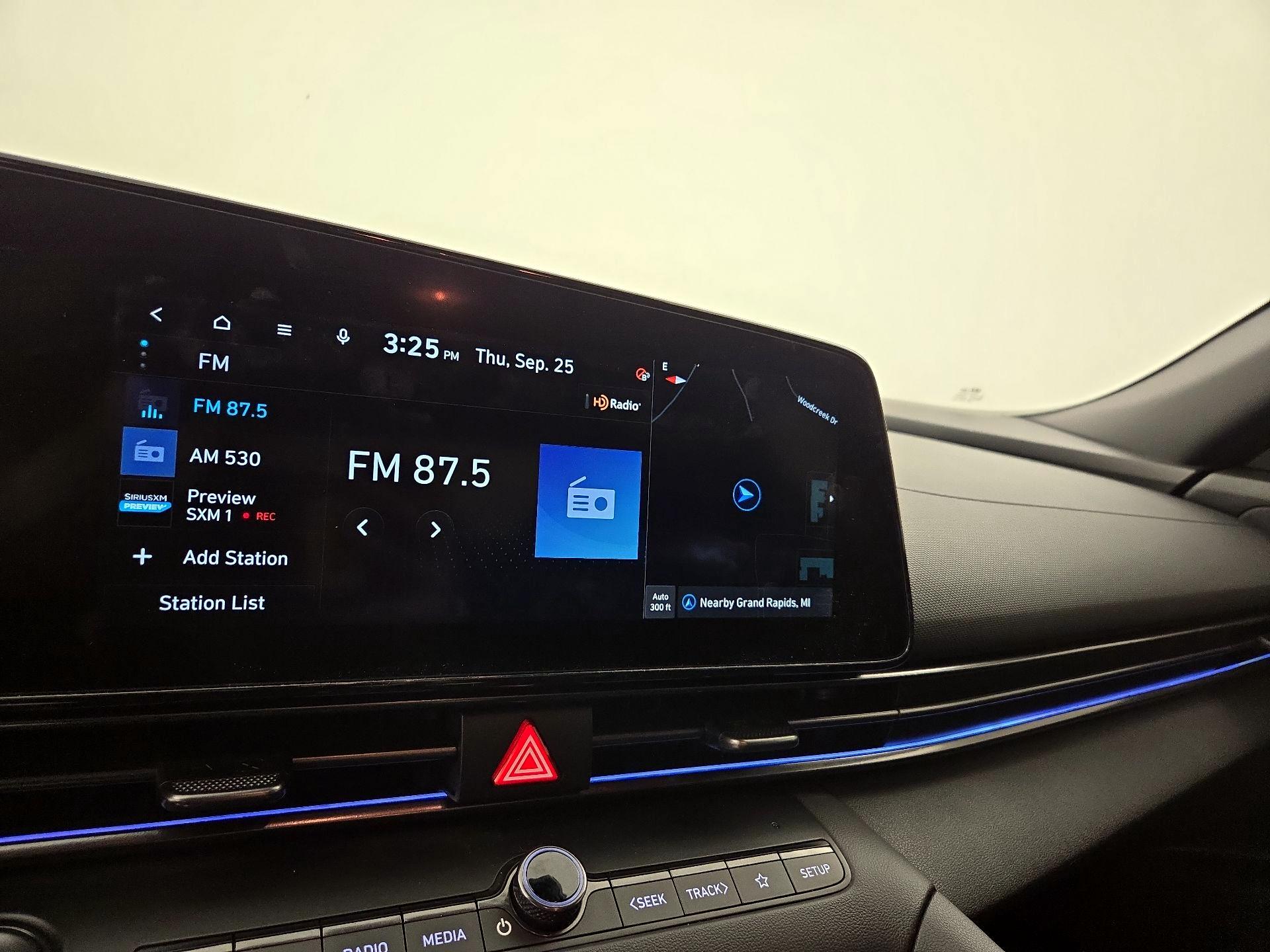 Thumbnail: 2022 Hyundai Elantra - 16