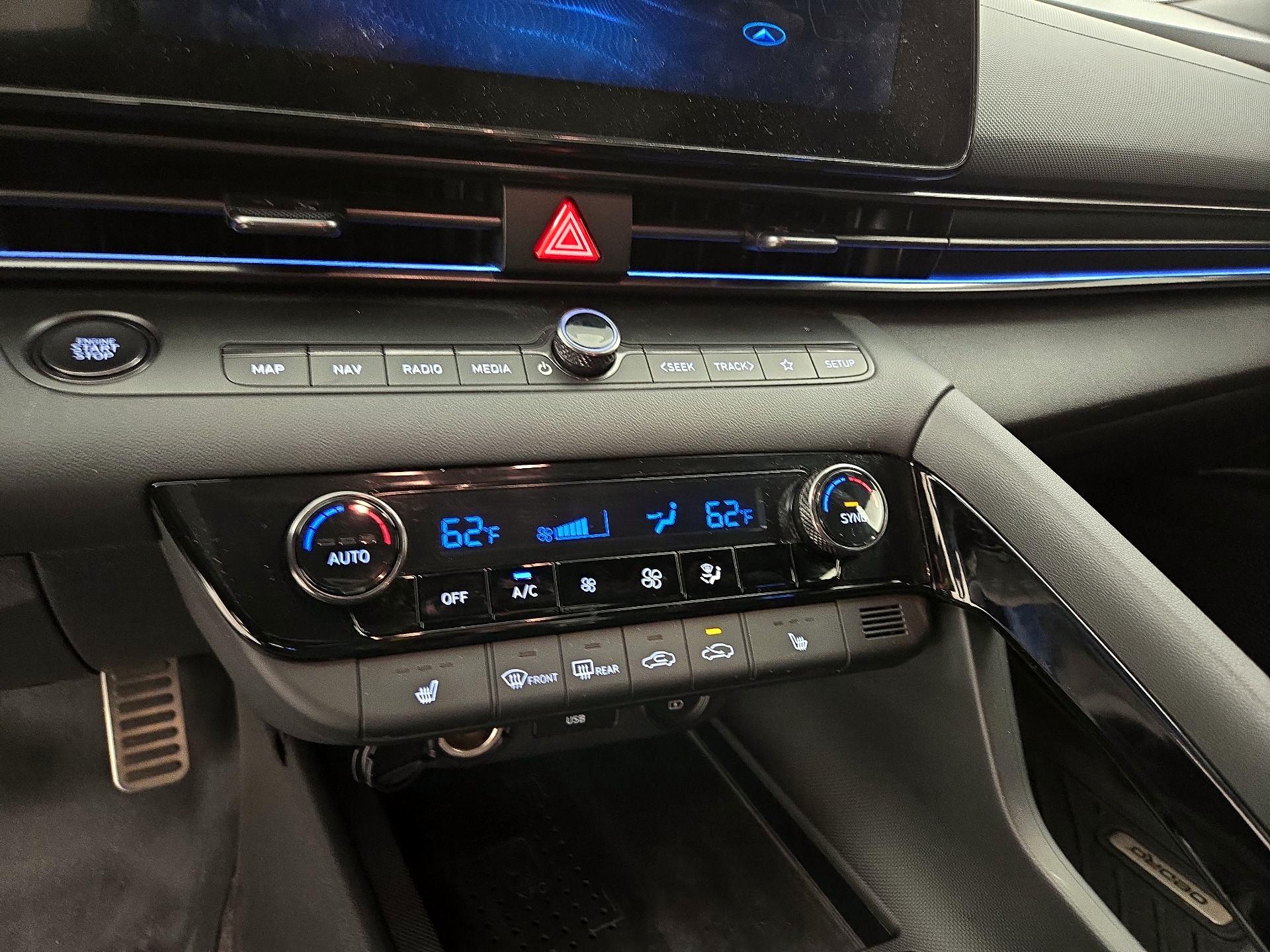 Thumbnail: 2022 Hyundai Elantra - 17
