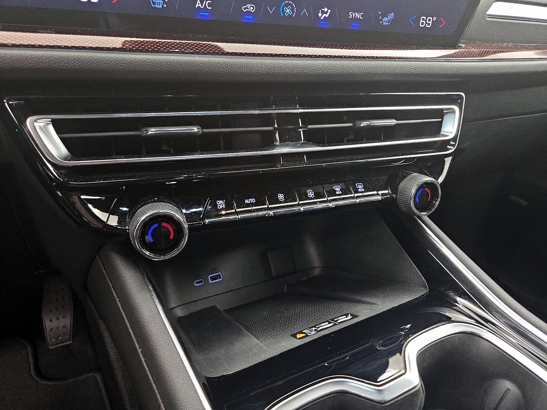Thumbnail: 2024 Chevrolet Traverse - 16