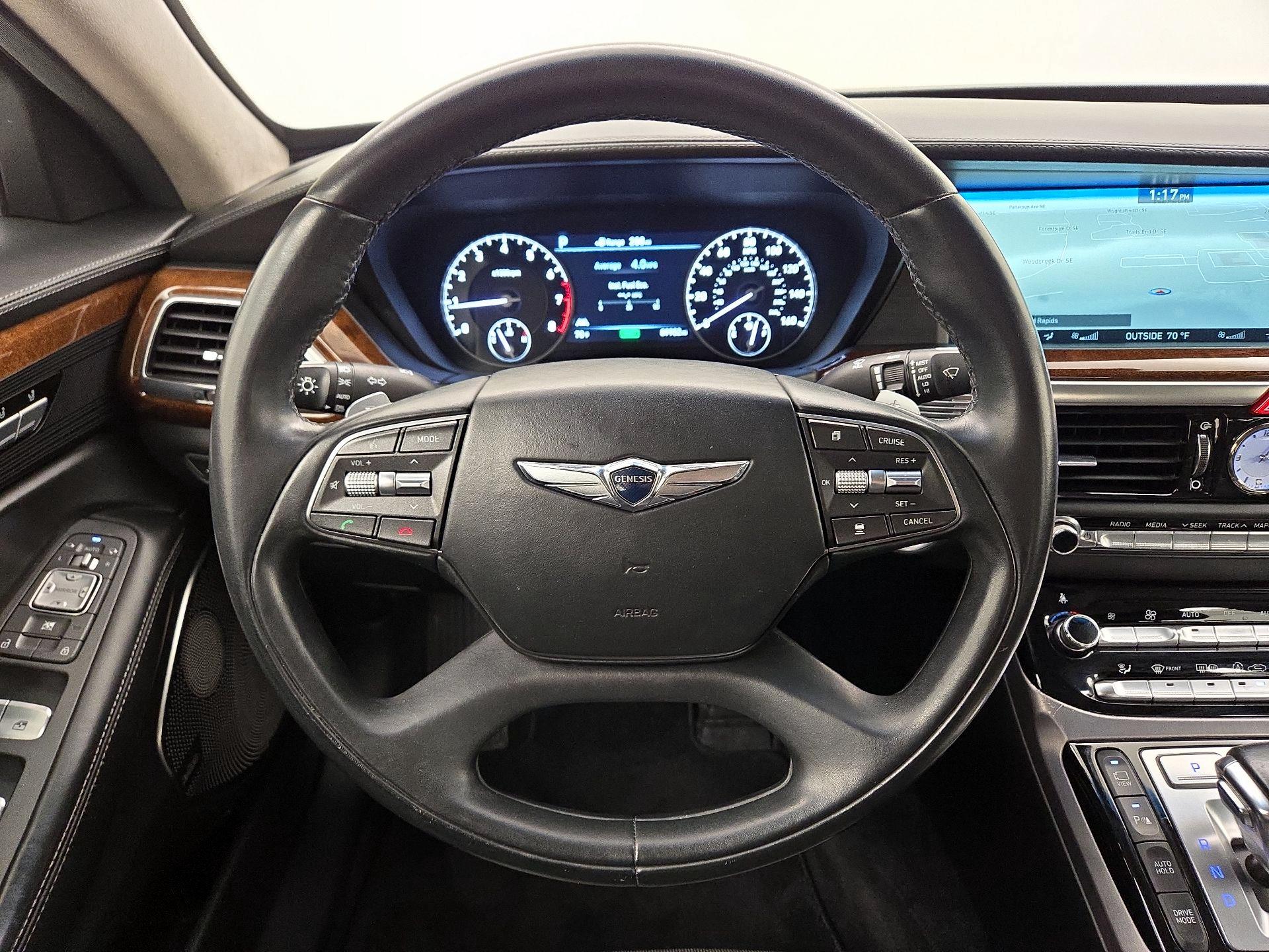 Thumbnail: 2017 Genesis G90 - 10