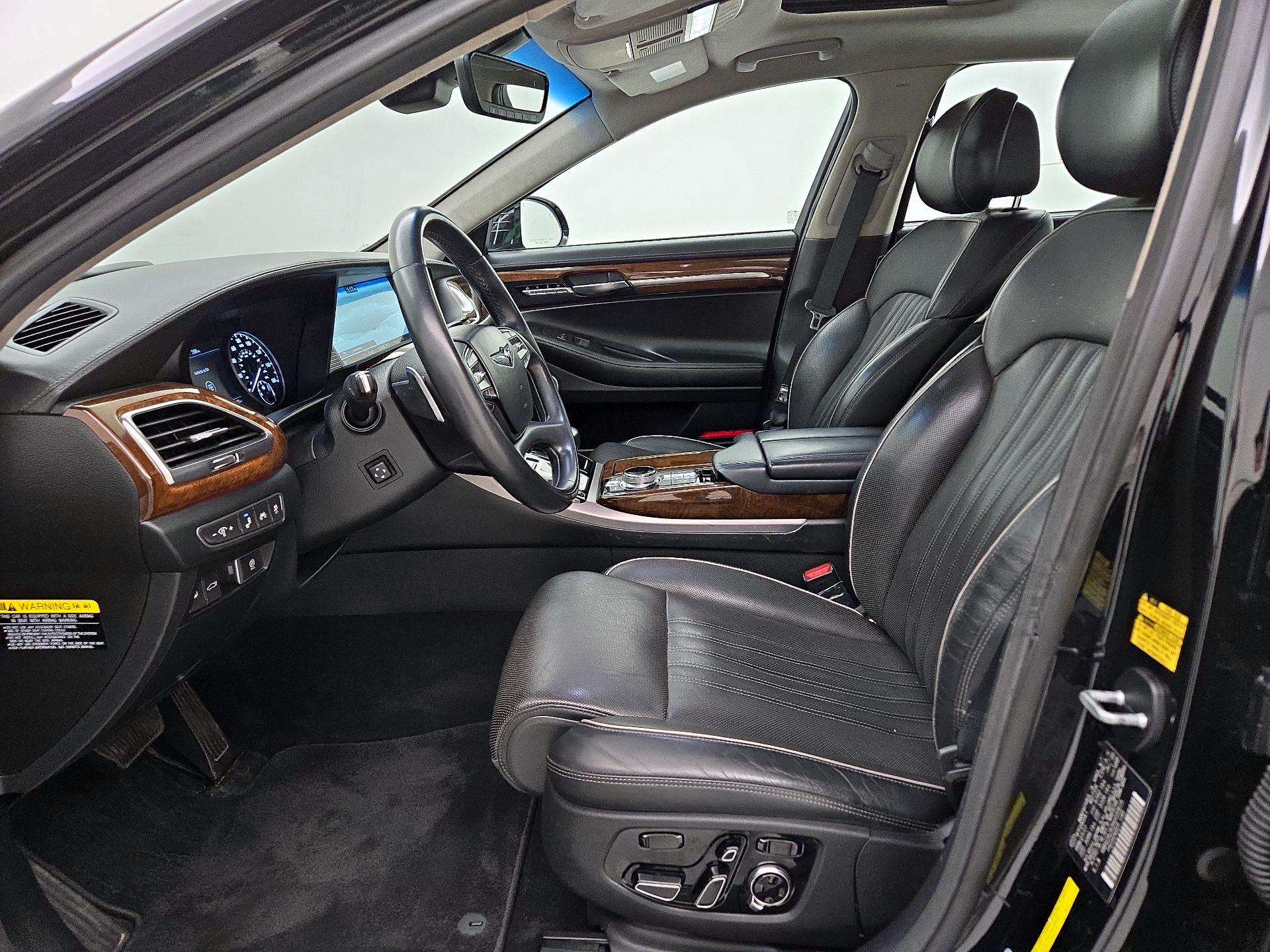 Thumbnail: 2017 Genesis G90 - 11